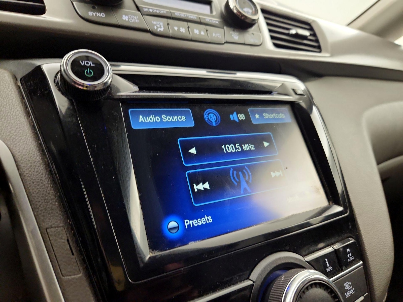 2015 Honda Odyssey EX - Photo 16