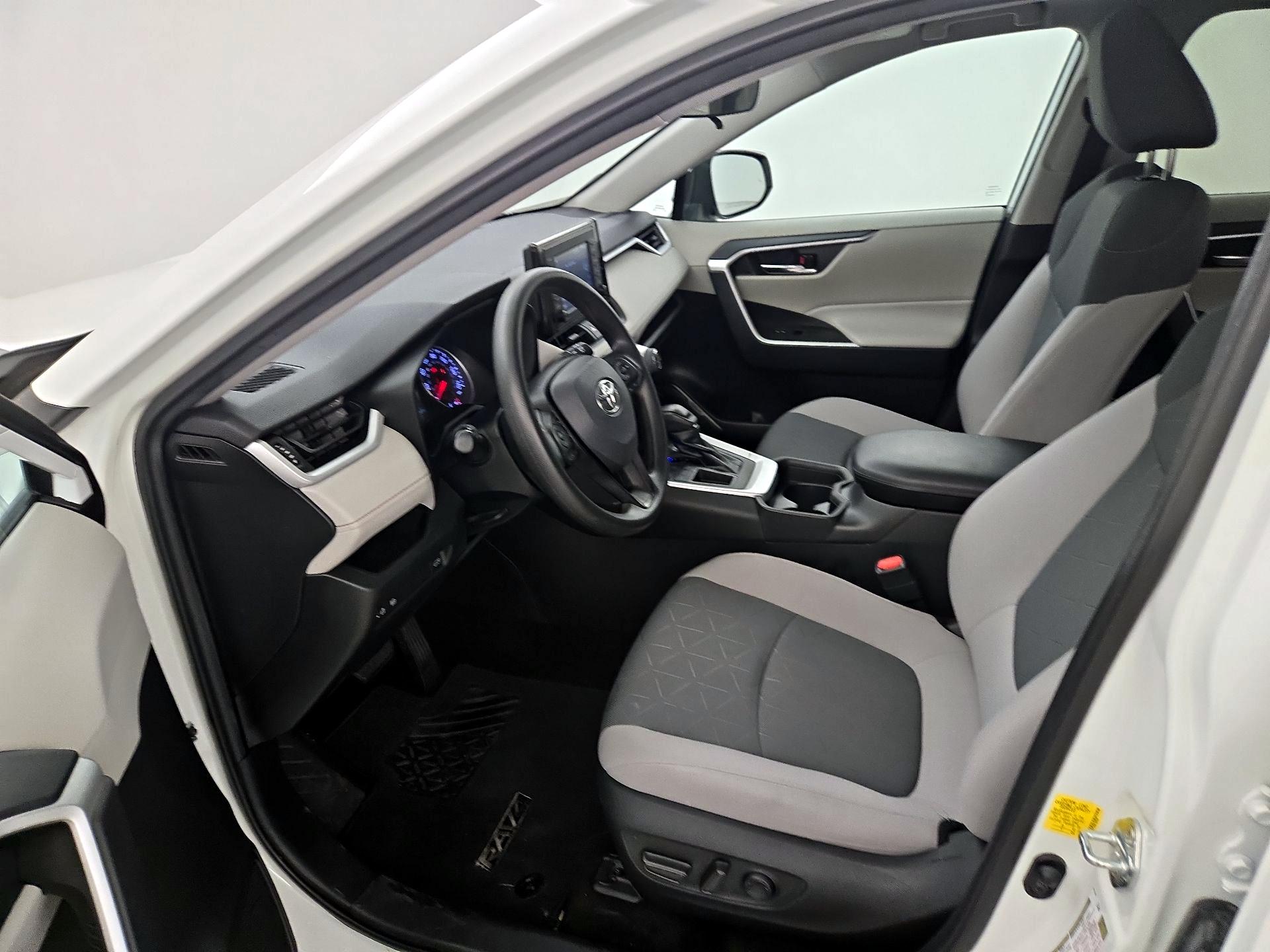 Thumbnail: 2021 Toyota RAV4 - 11