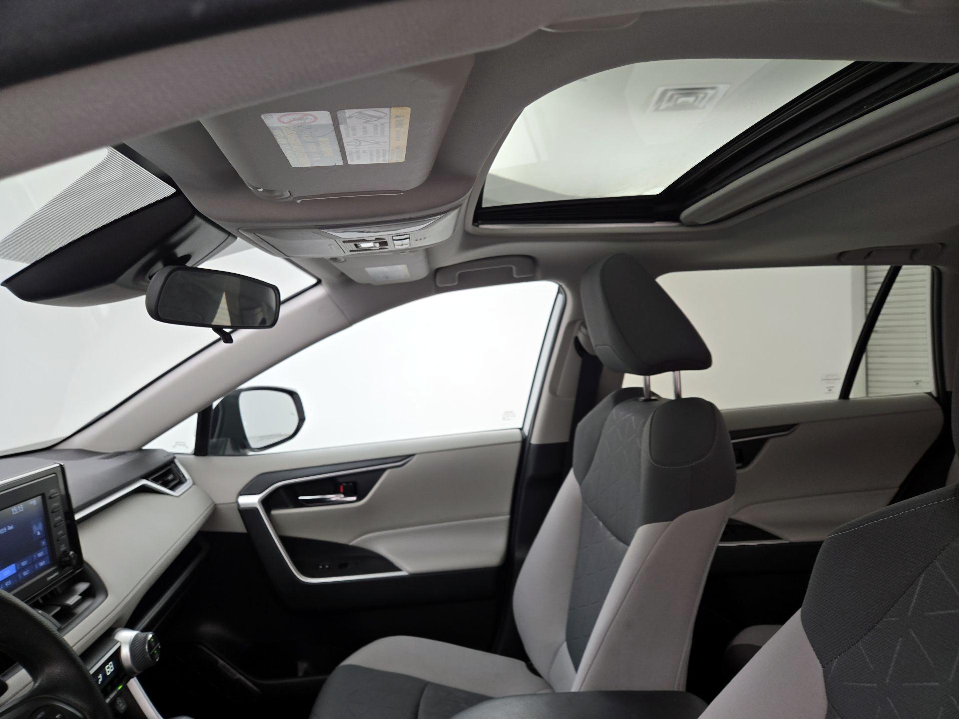 Thumbnail: 2021 Toyota RAV4 - 19