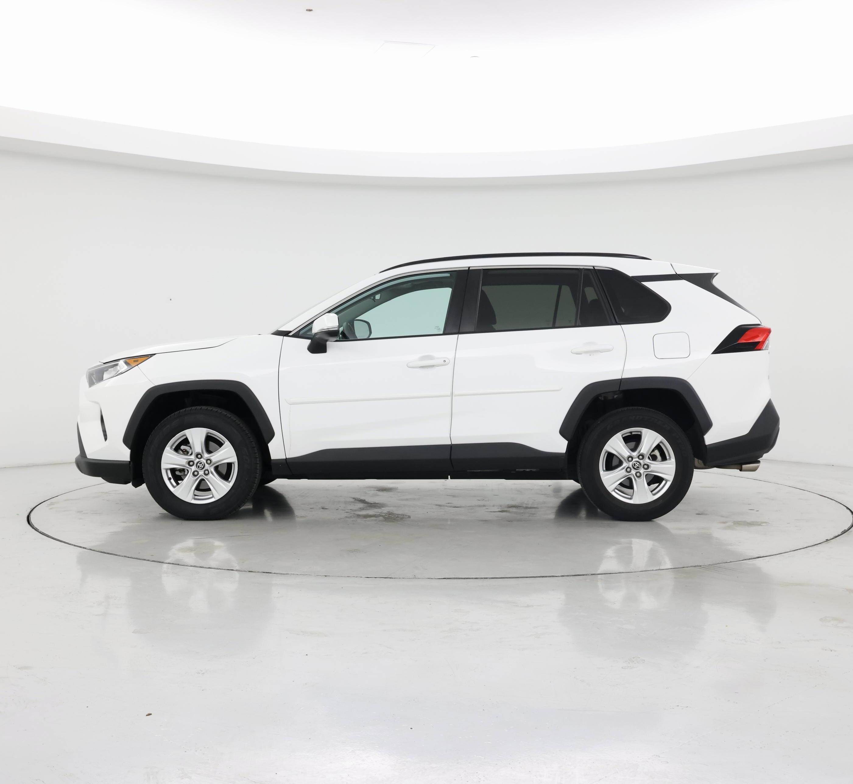 Thumbnail: 2021 Toyota RAV4 - 3