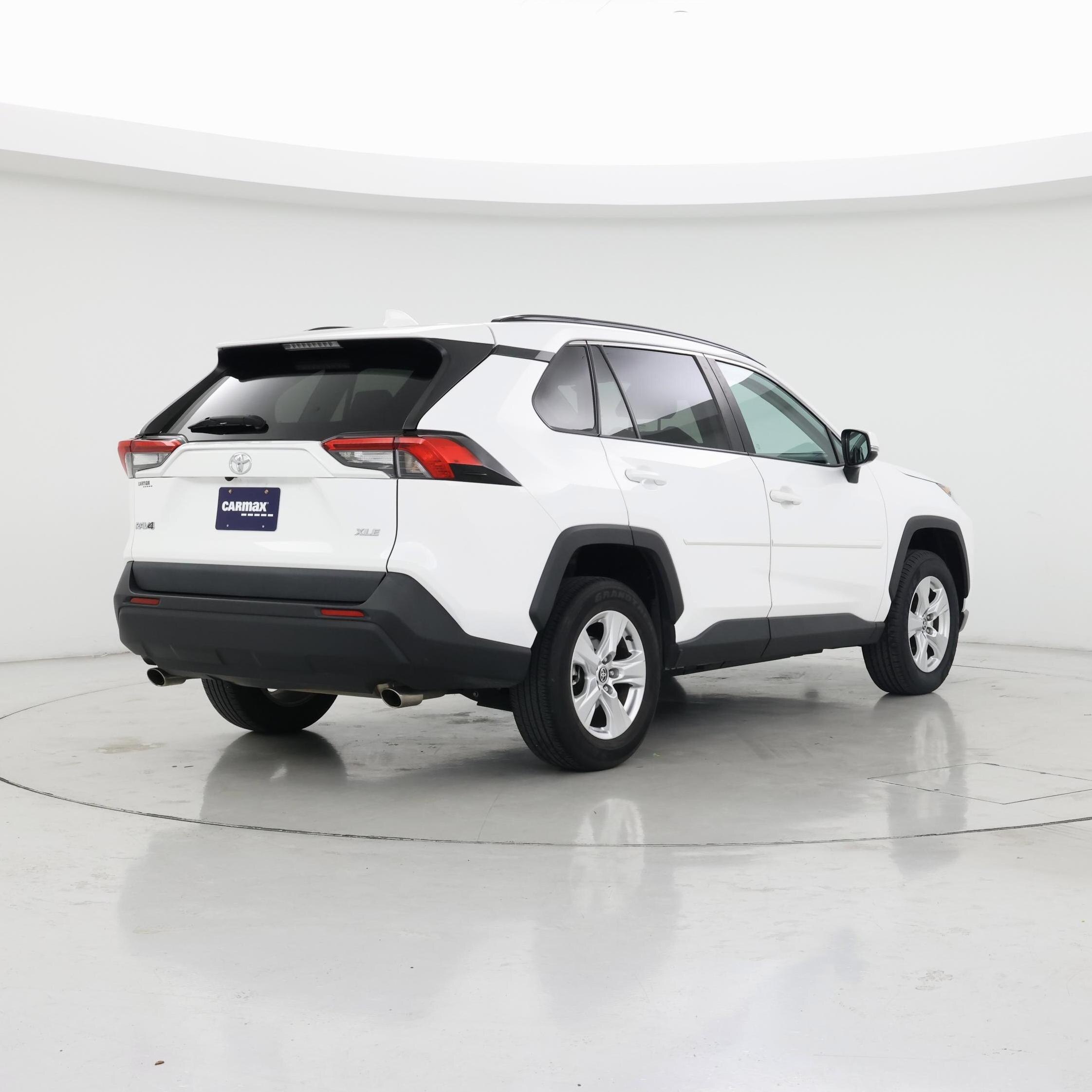 Thumbnail: 2021 Toyota RAV4 - 8