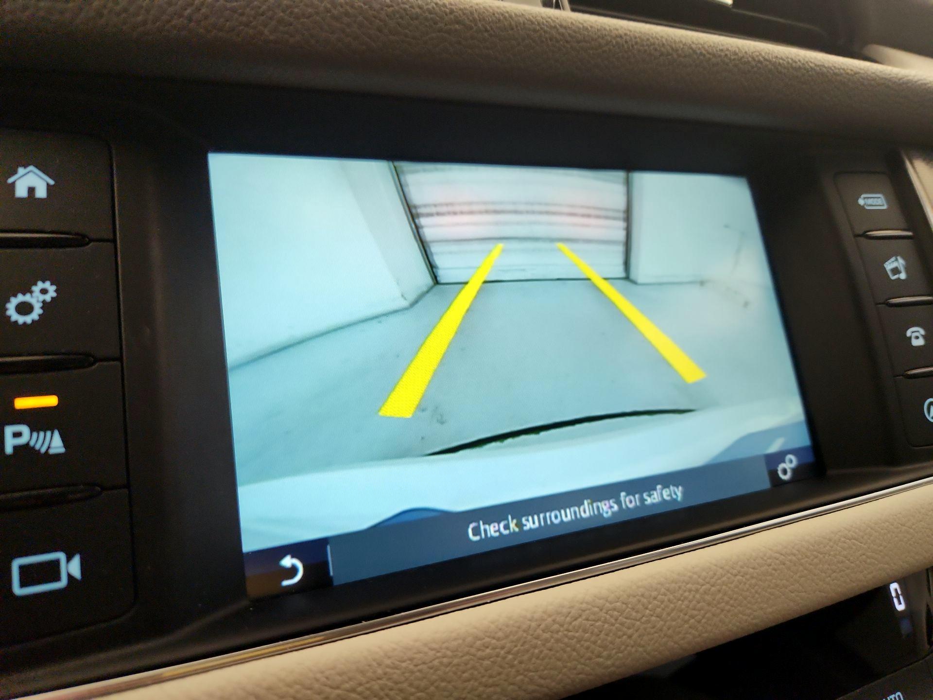 Thumbnail: 2017 Jaguar XF - 15