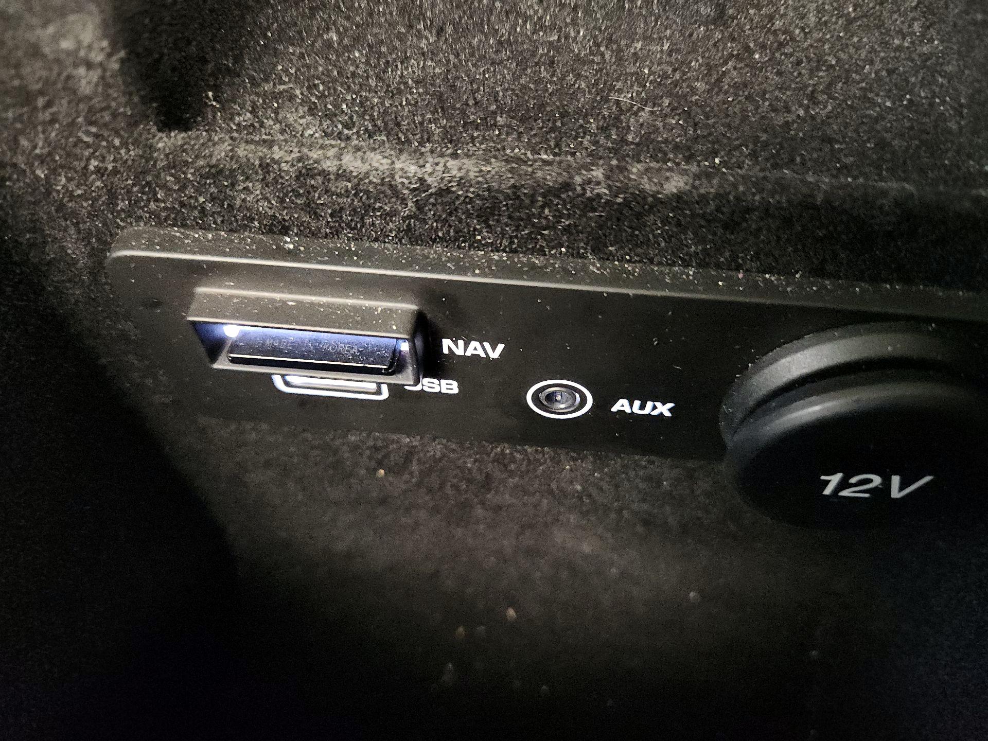 Thumbnail: 2017 Jaguar XF - 19