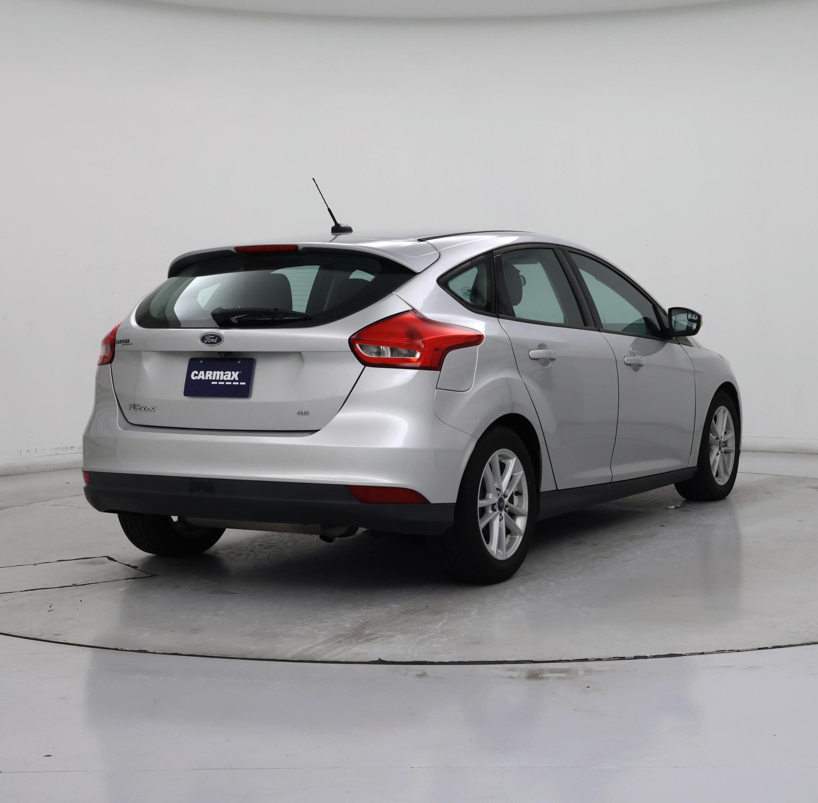 Thumbnail: 2016 Ford Focus - 8