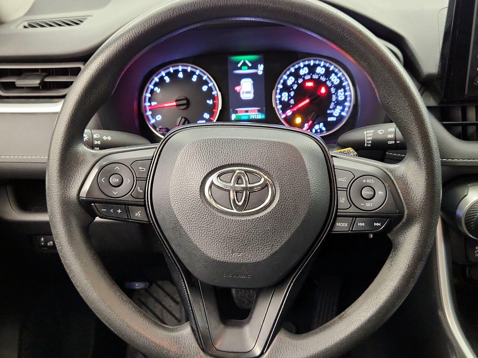 Thumbnail: 2021 Toyota RAV4 - 10