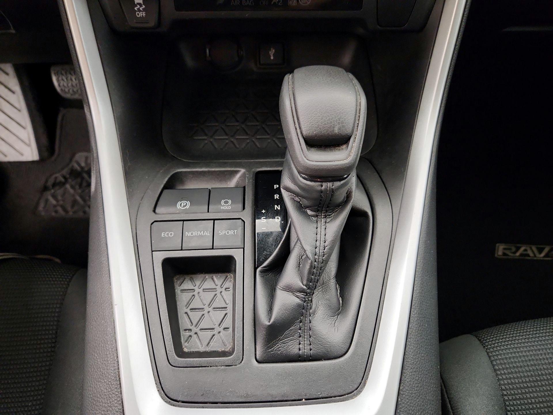 Thumbnail: 2021 Toyota RAV4 - 17