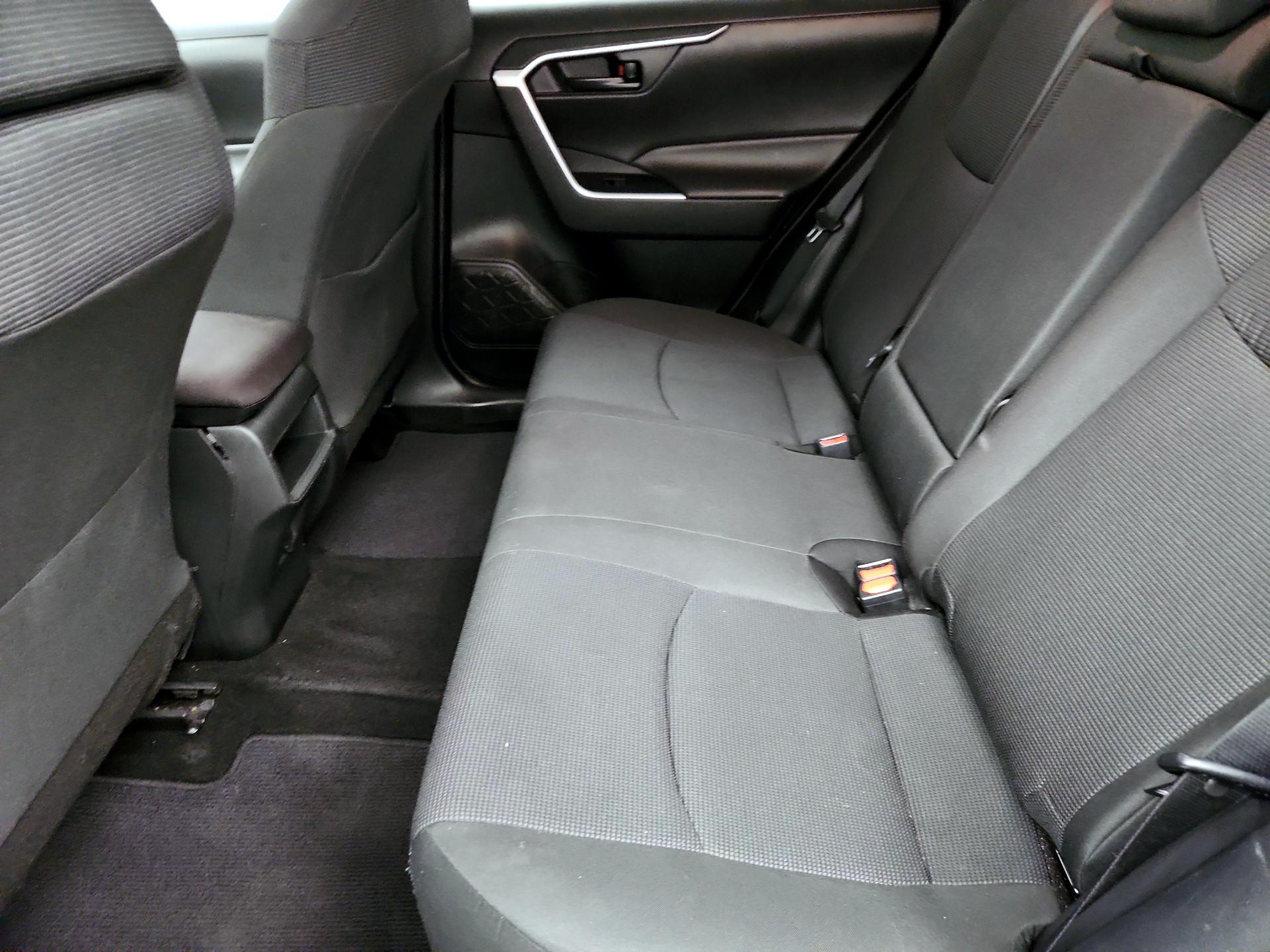 Thumbnail: 2021 Toyota RAV4 - 19