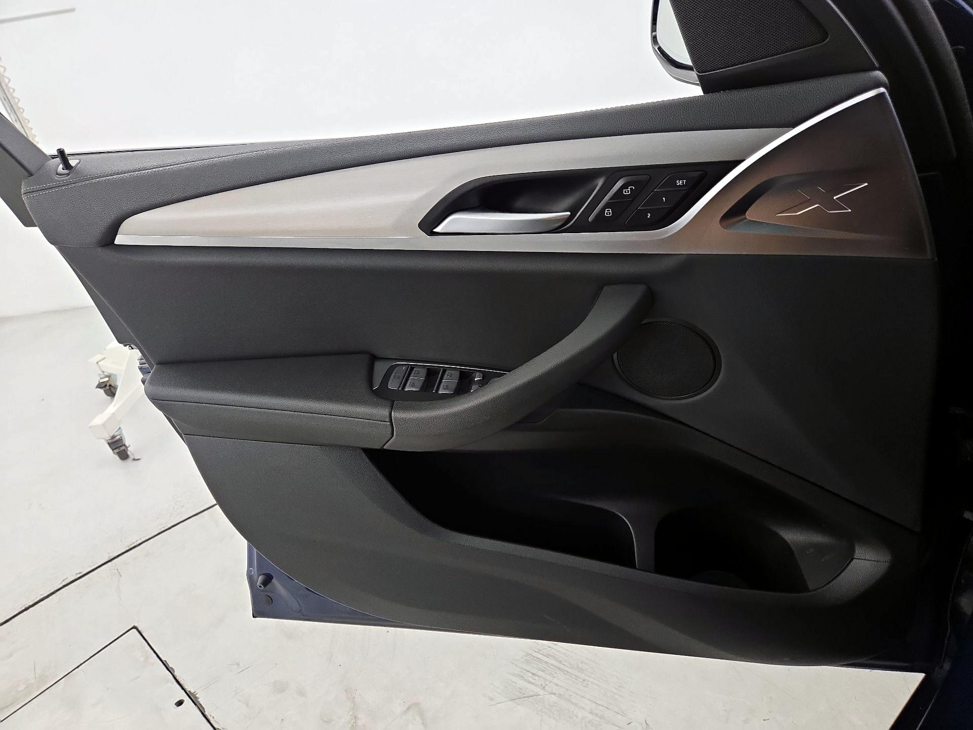 Thumbnail: 2021 BMW X3 - 12