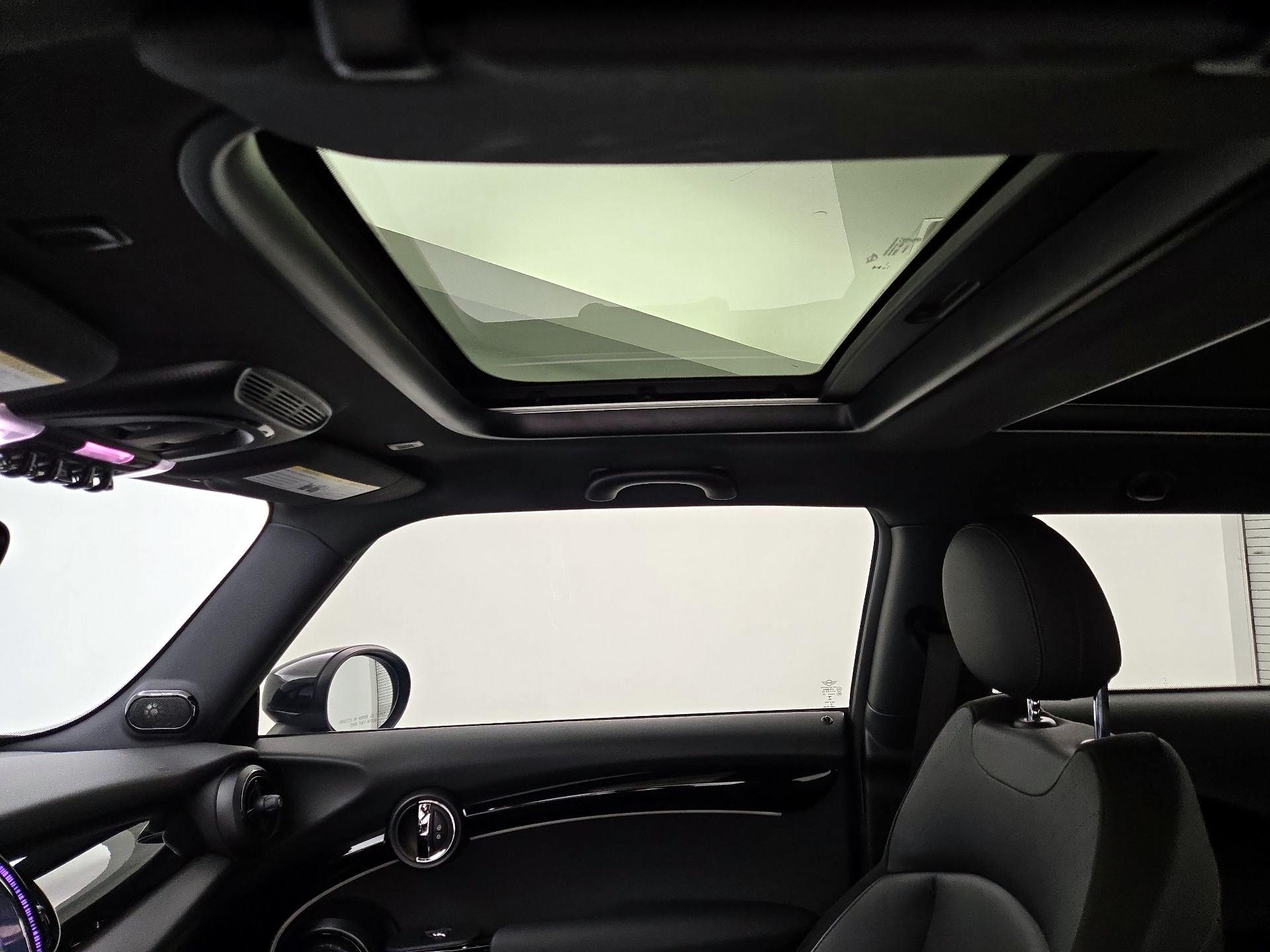 Thumbnail: 2023 MINI Cooper Hardtop - 20