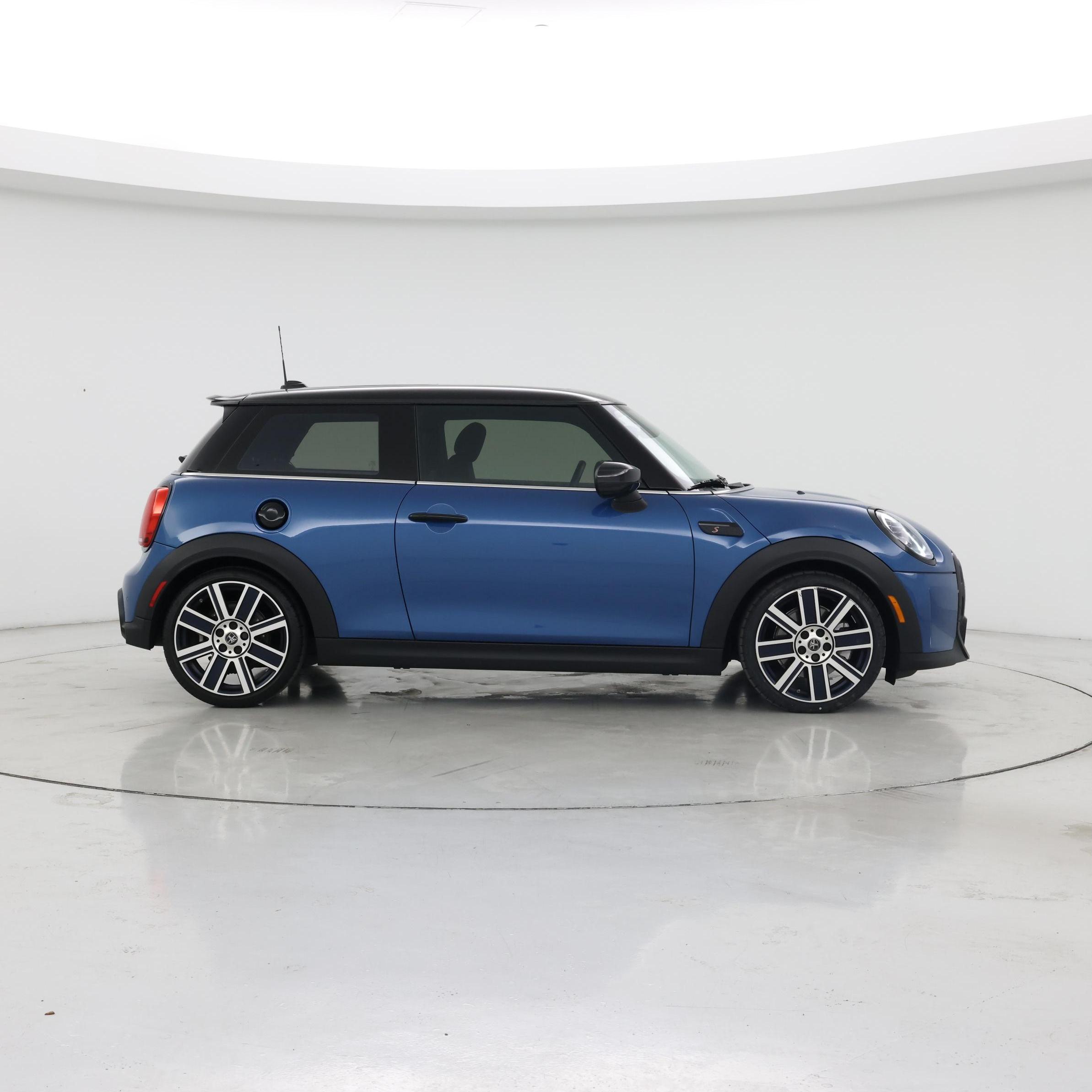 Thumbnail: 2023 MINI Cooper Hardtop - 7