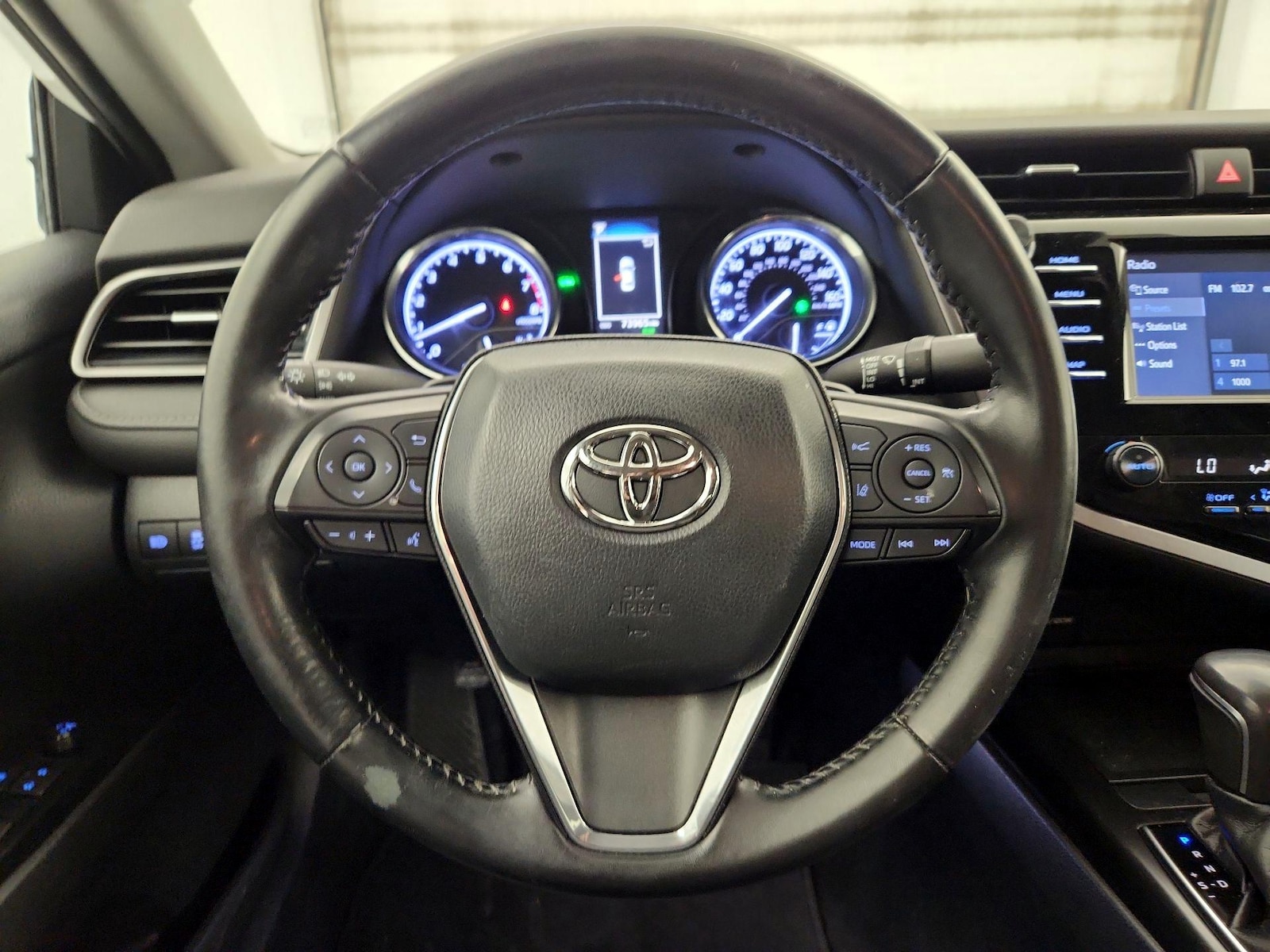 2019 Toyota Camry SE - Photo 11