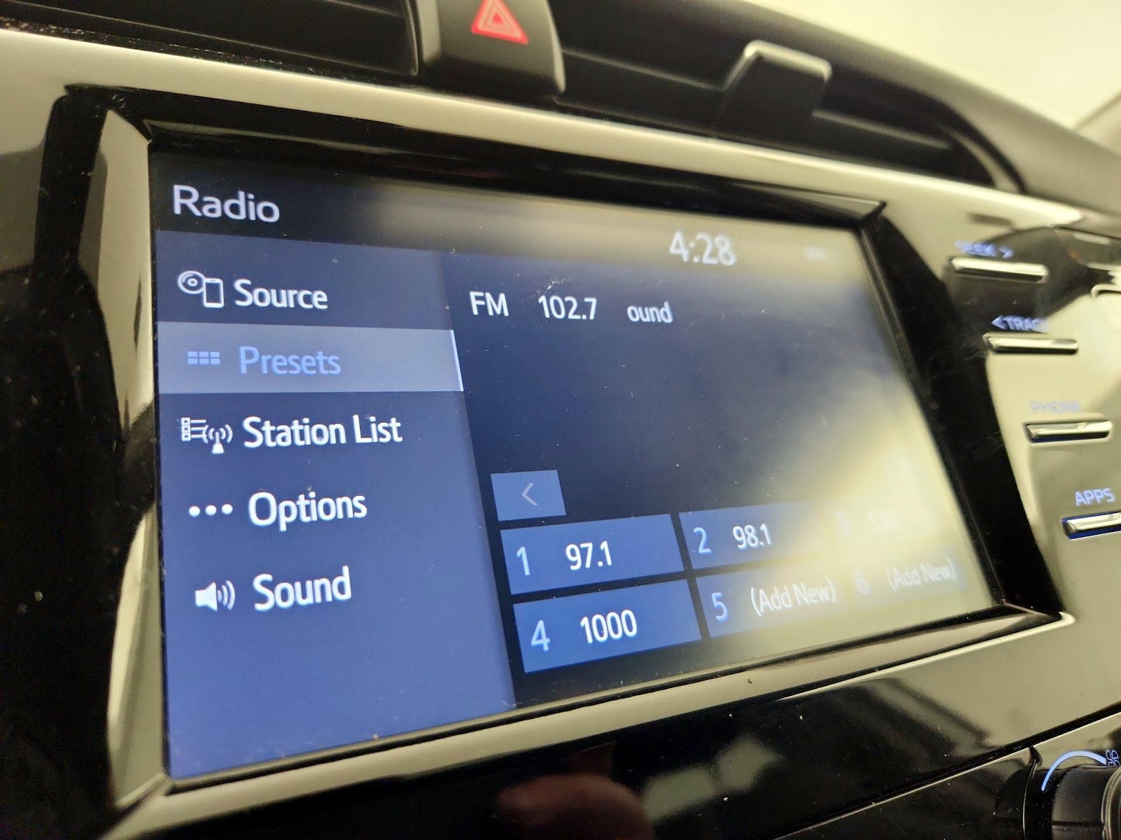 2019 Toyota Camry SE - Photo 16