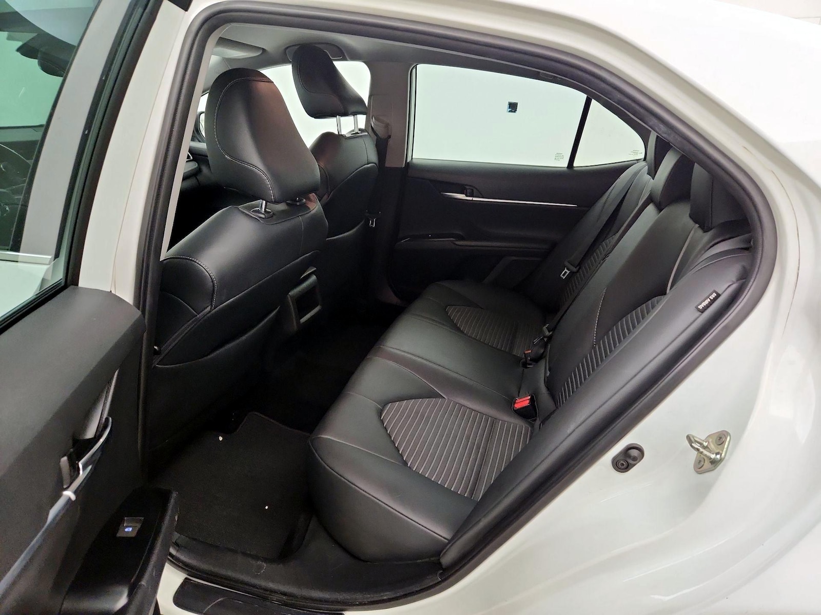 2019 Toyota Camry SE - Photo 20