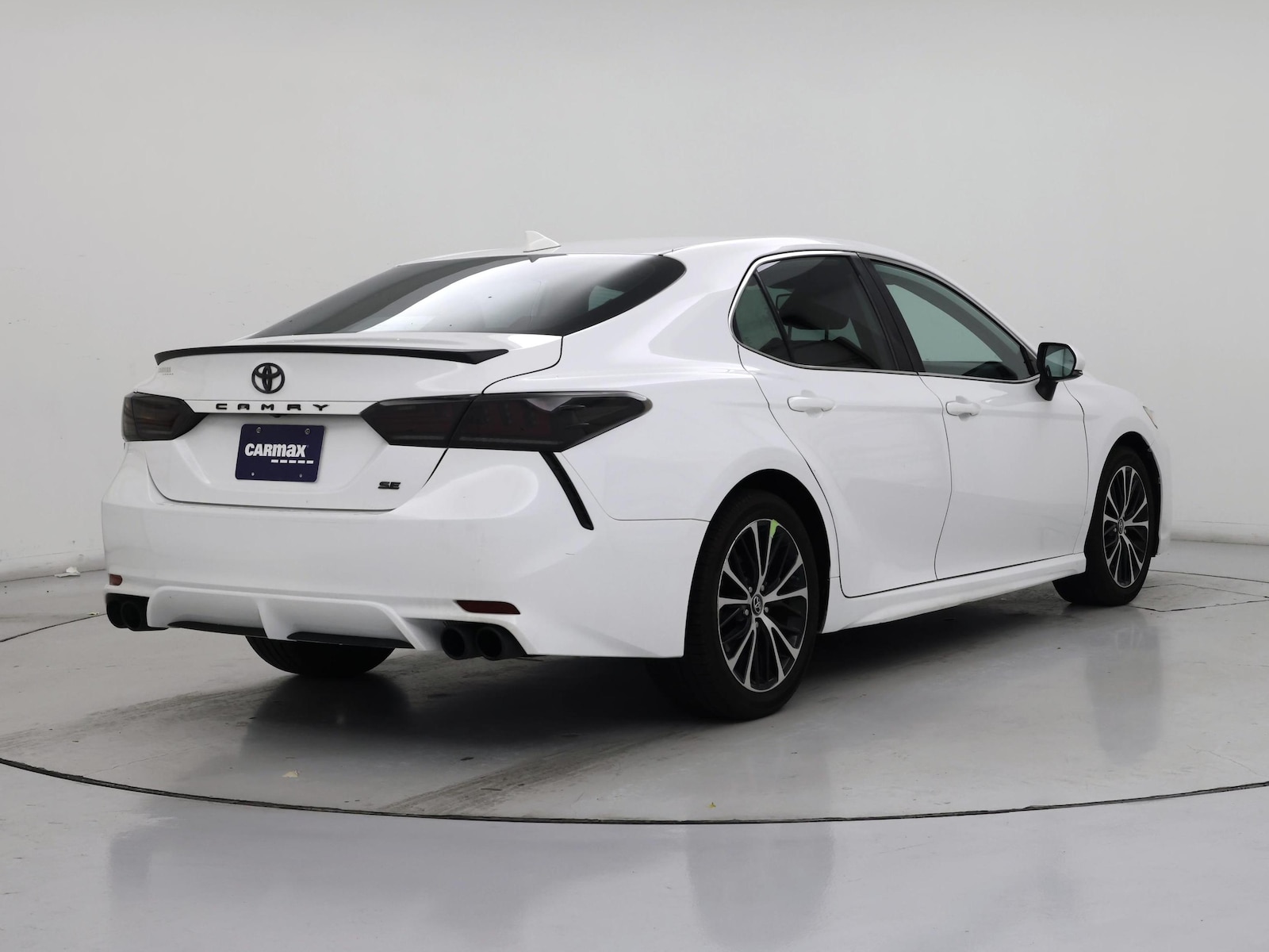 2019 Toyota Camry SE - Photo 9