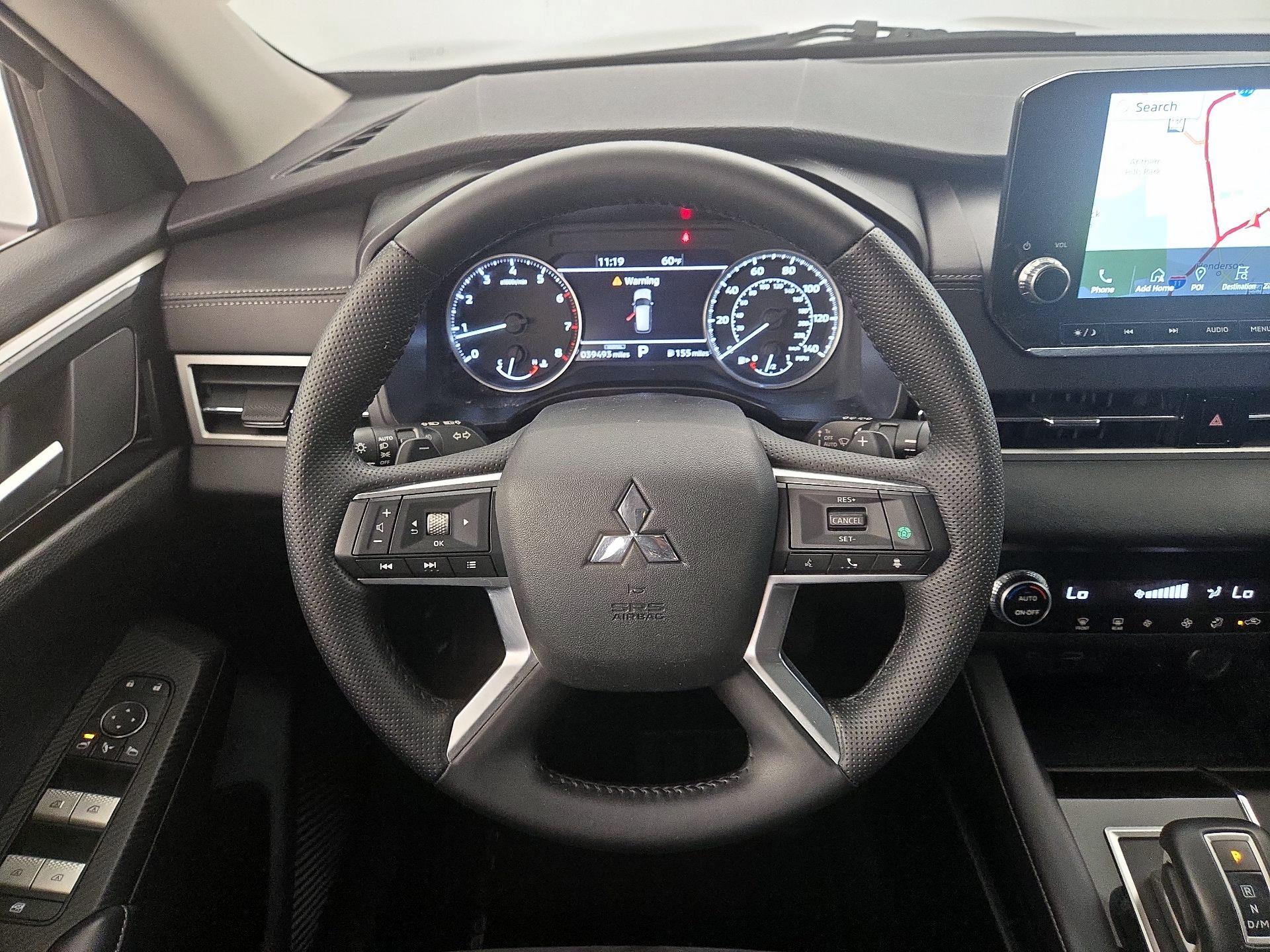 Thumbnail: 2023 Mitsubishi Outlander - 10