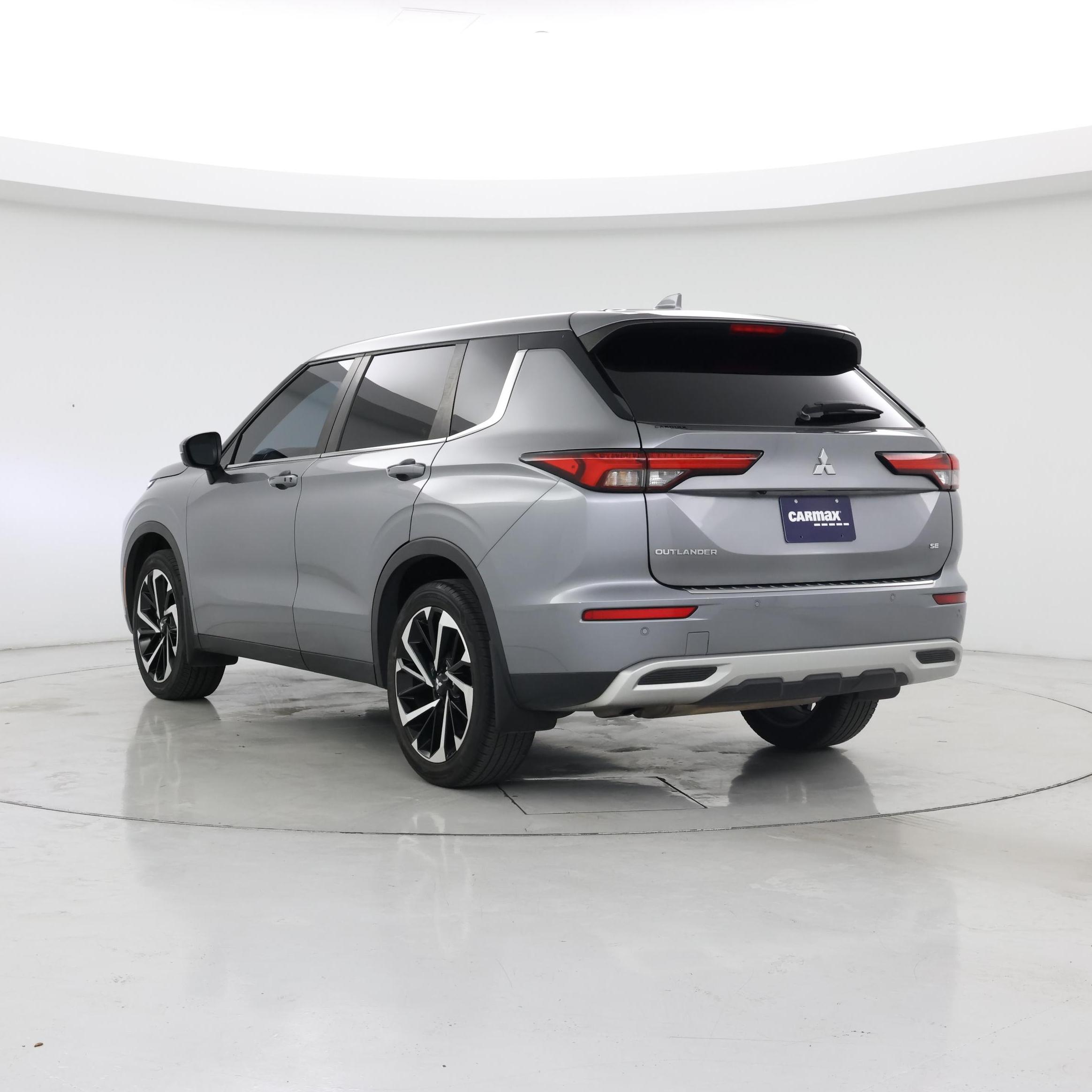 Thumbnail: 2023 Mitsubishi Outlander - 2