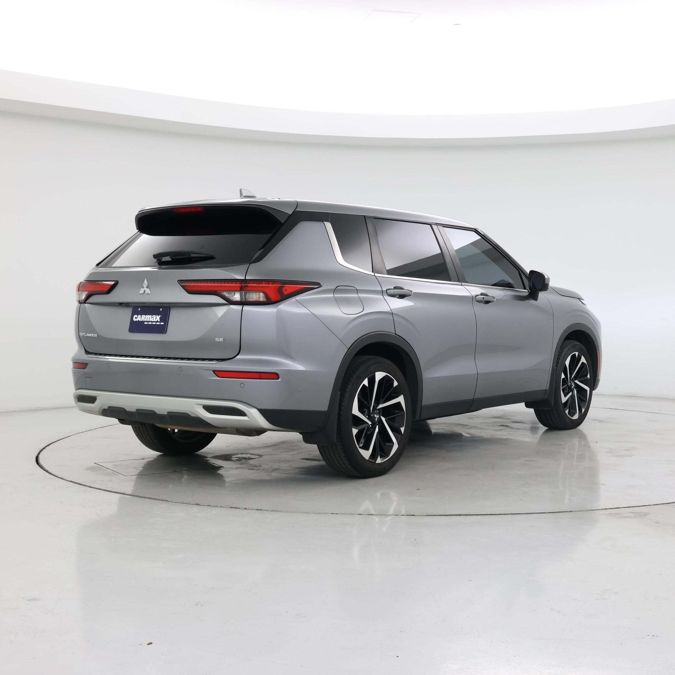 Thumbnail: 2023 Mitsubishi Outlander - 8