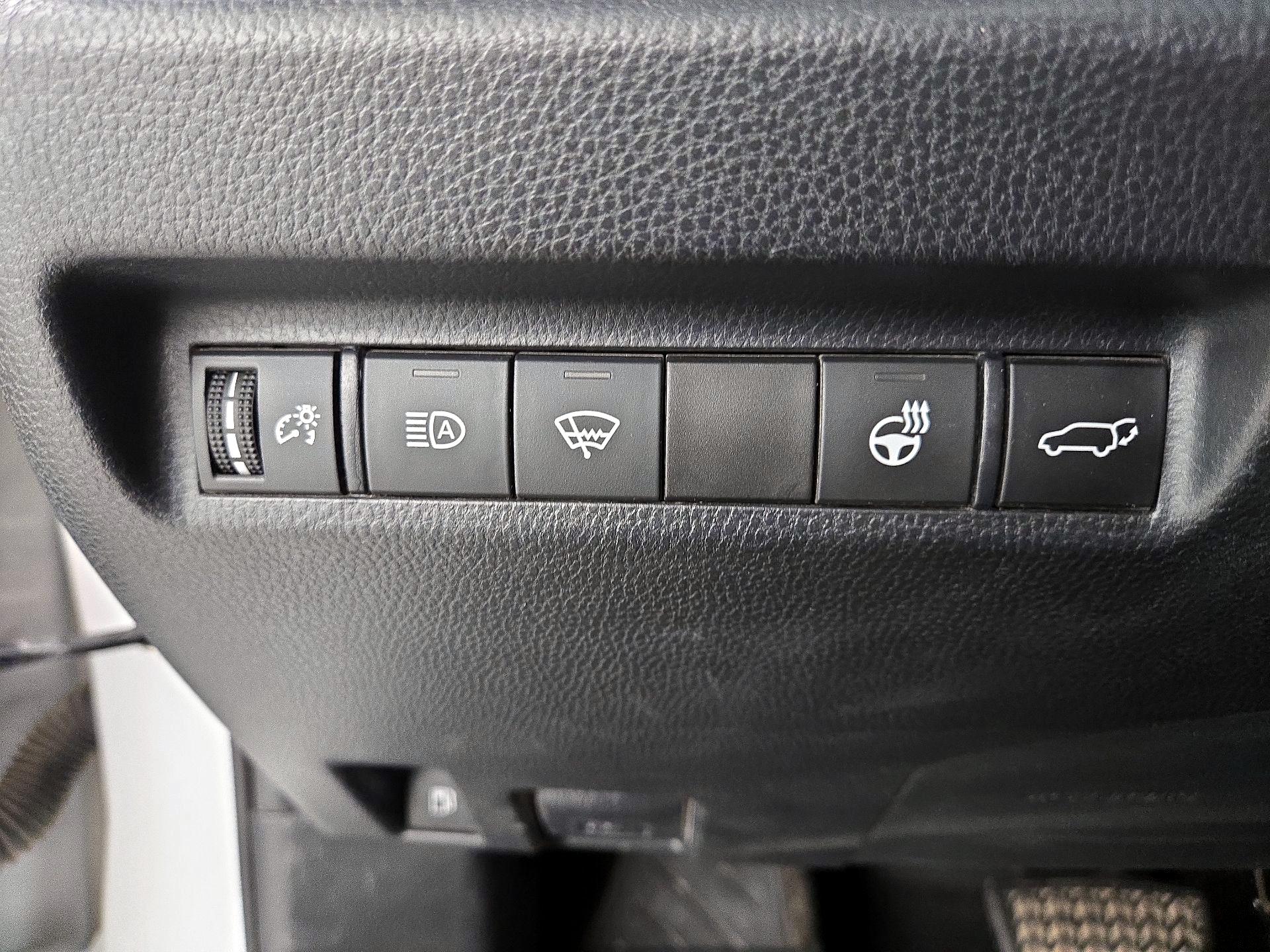 Thumbnail: 2020 Toyota RAV4 - 13