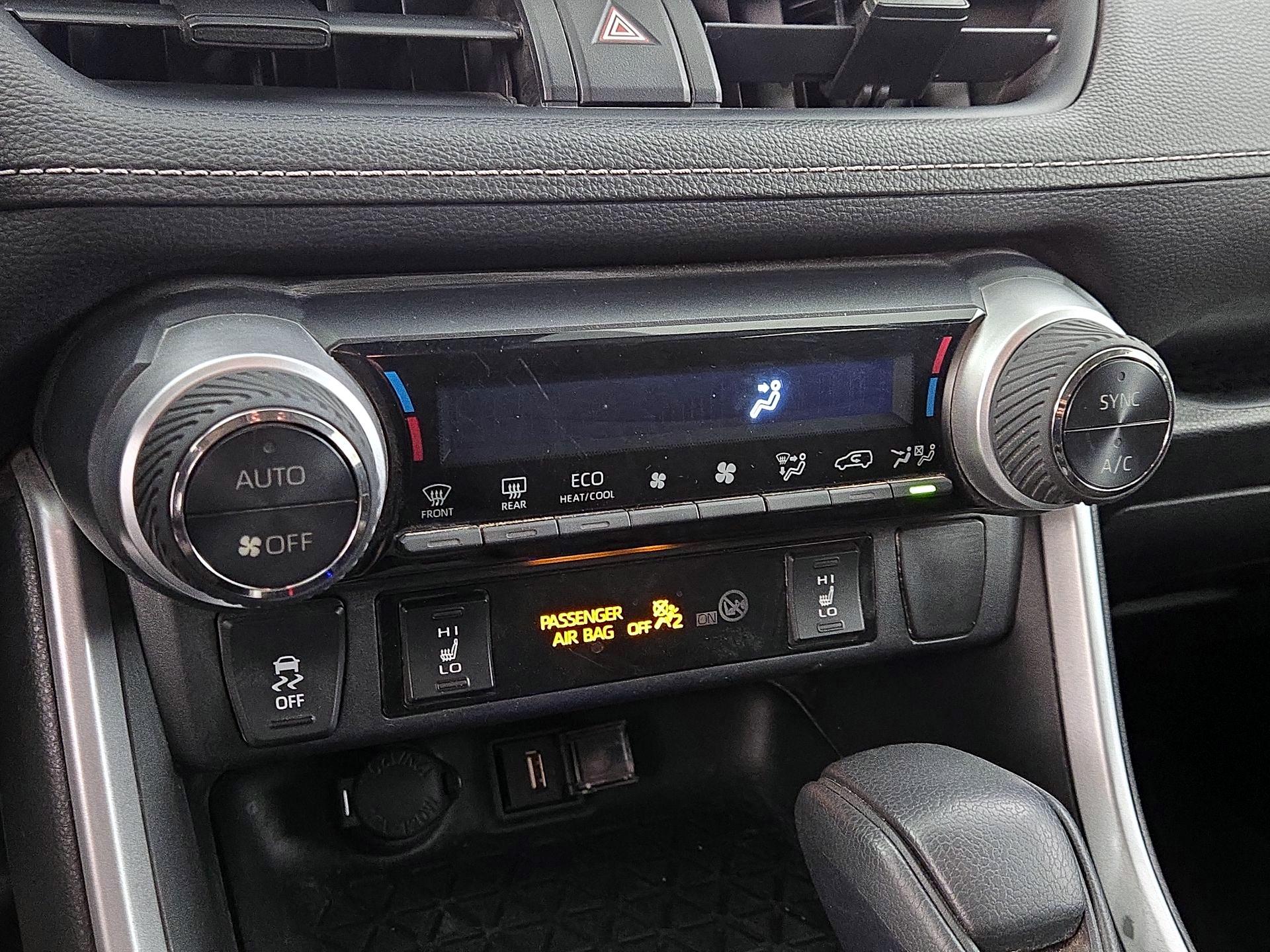 Thumbnail: 2020 Toyota RAV4 - 16