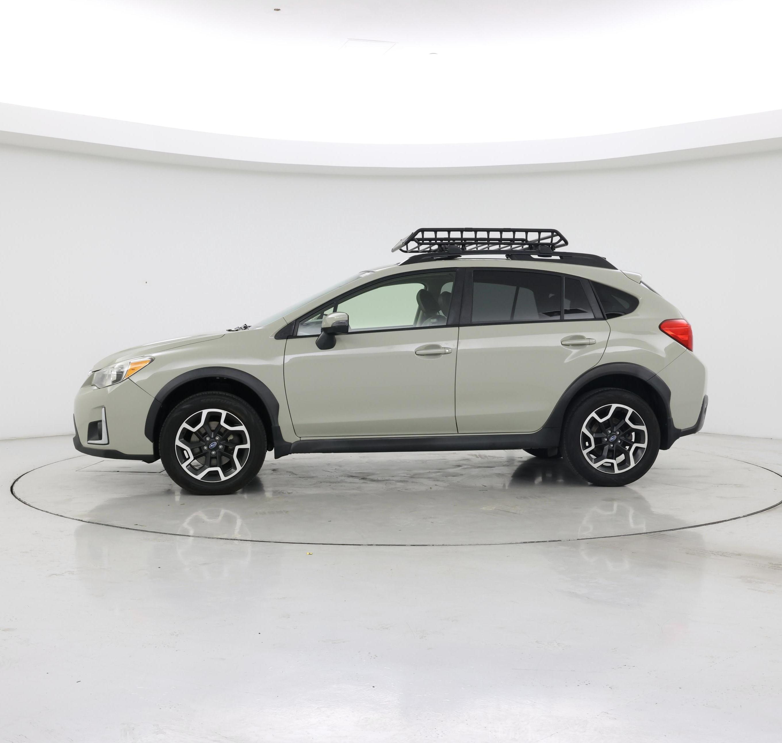 Thumbnail: 2017 Subaru Crosstrek - 3