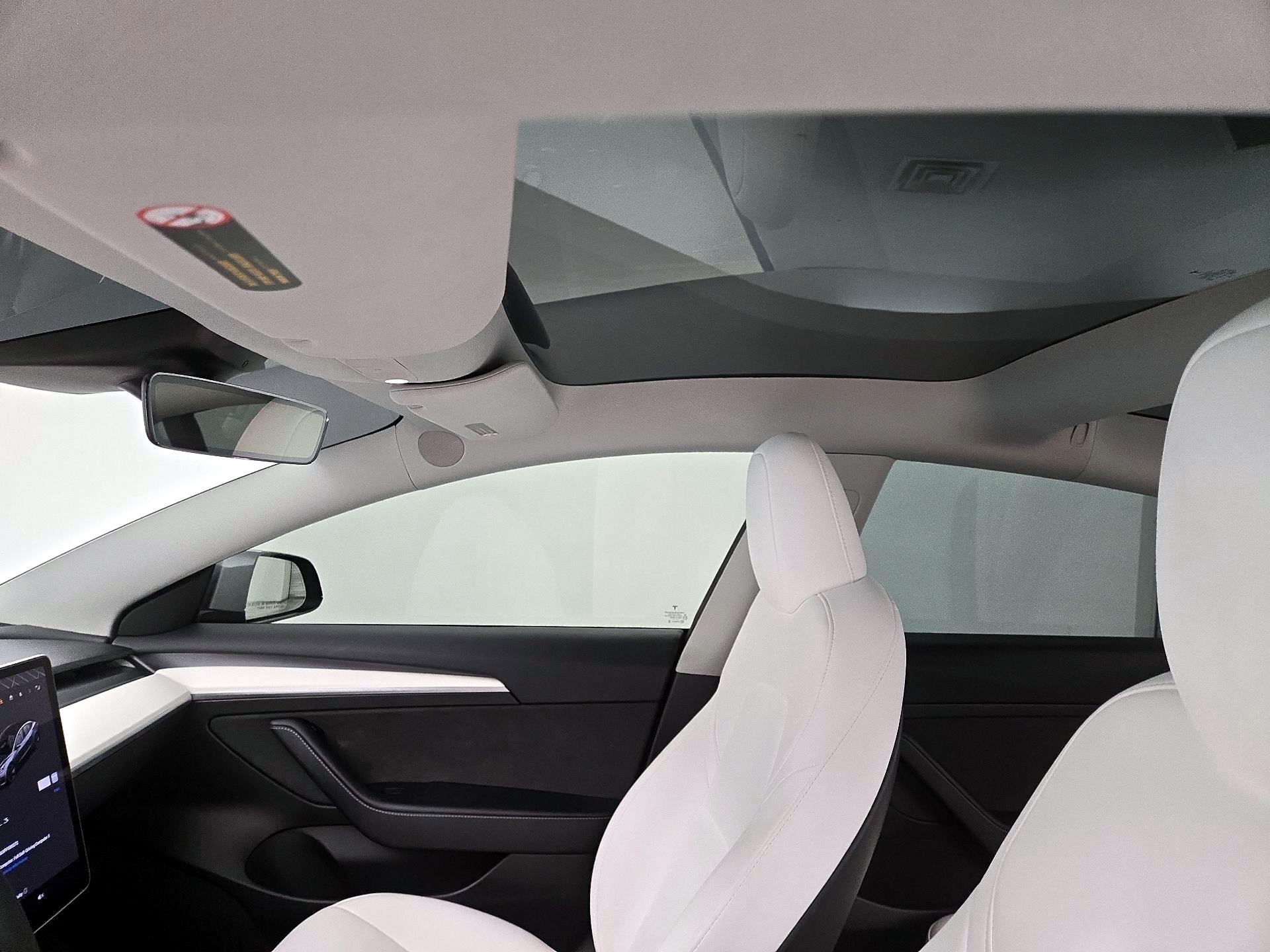 Thumbnail: 2023 Tesla Model 3 - 18