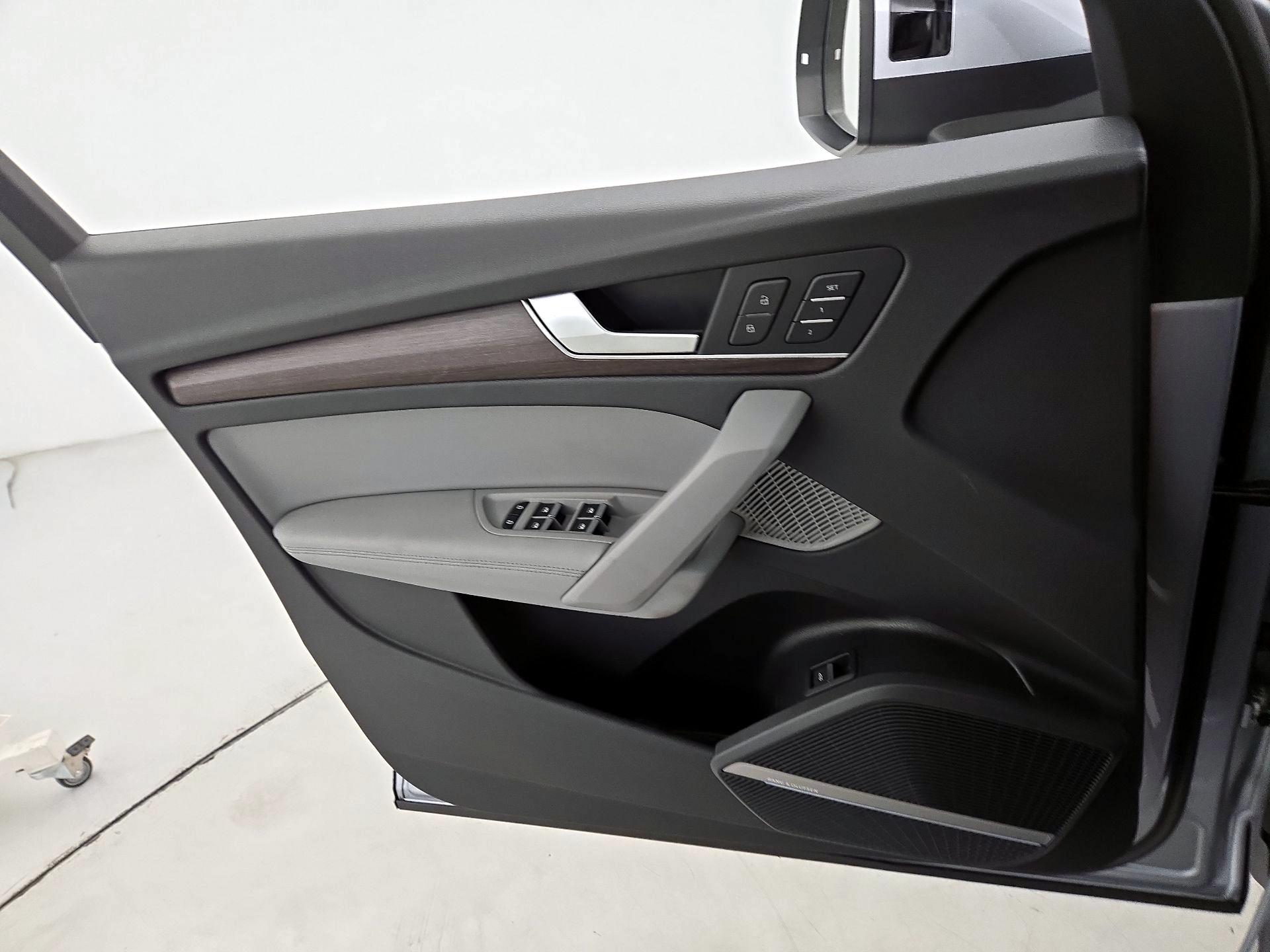 Thumbnail: 2021 Audi Q5 - 12