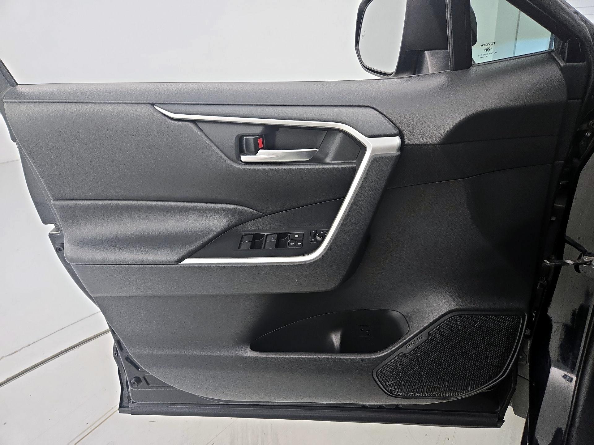 Thumbnail: 2021 Toyota RAV4 - 12