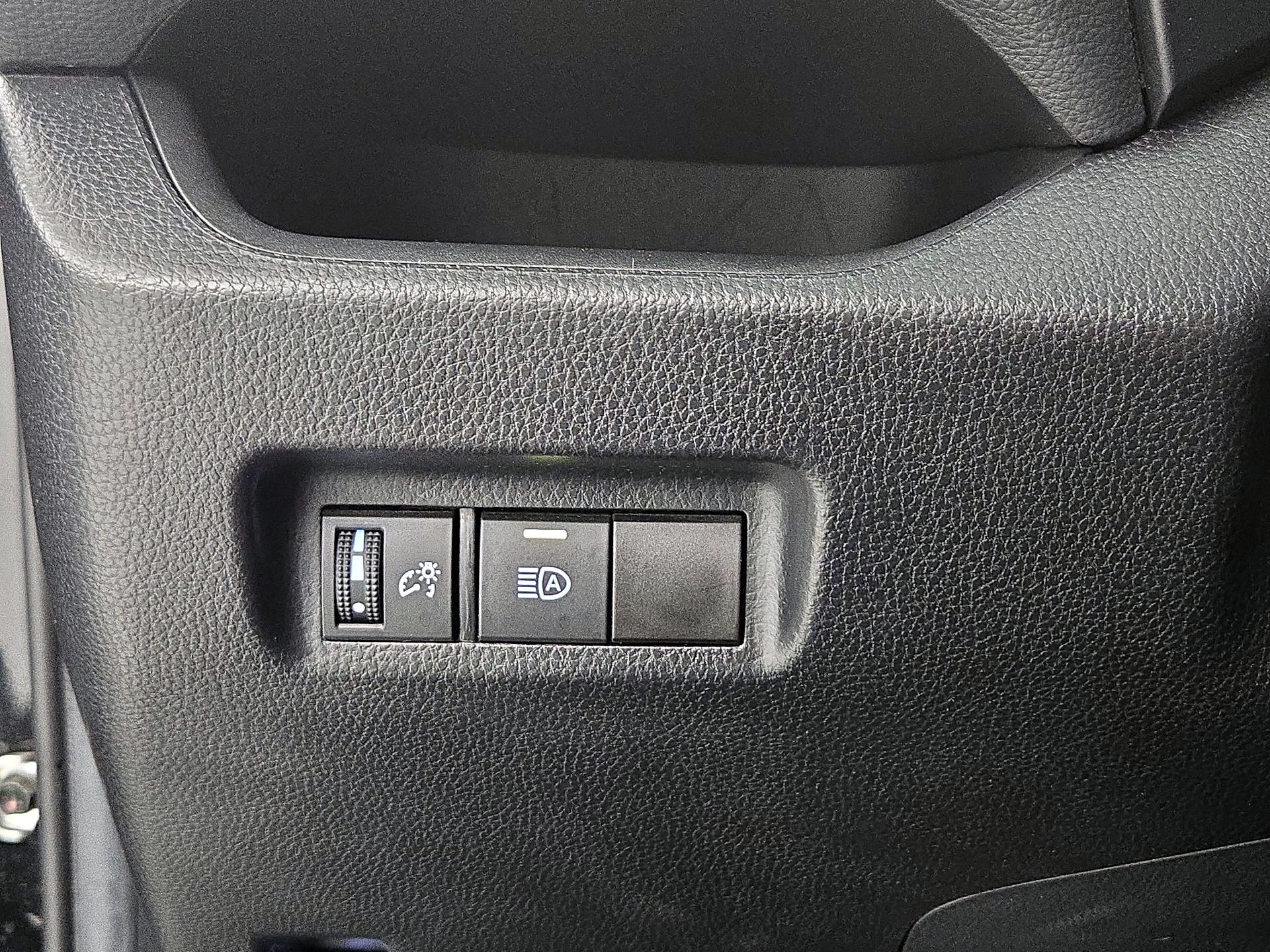 Thumbnail: 2021 Toyota RAV4 - 13