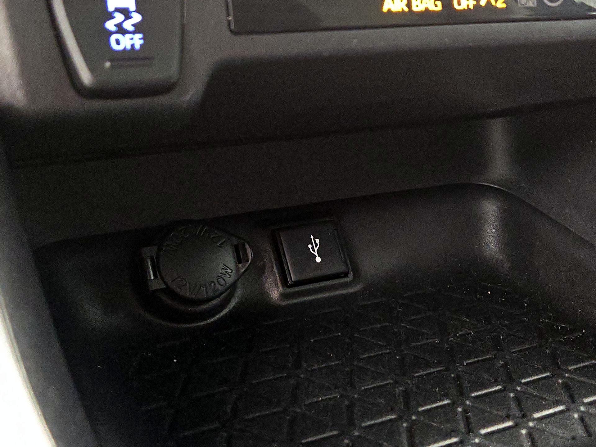 Thumbnail: 2021 Toyota RAV4 - 18