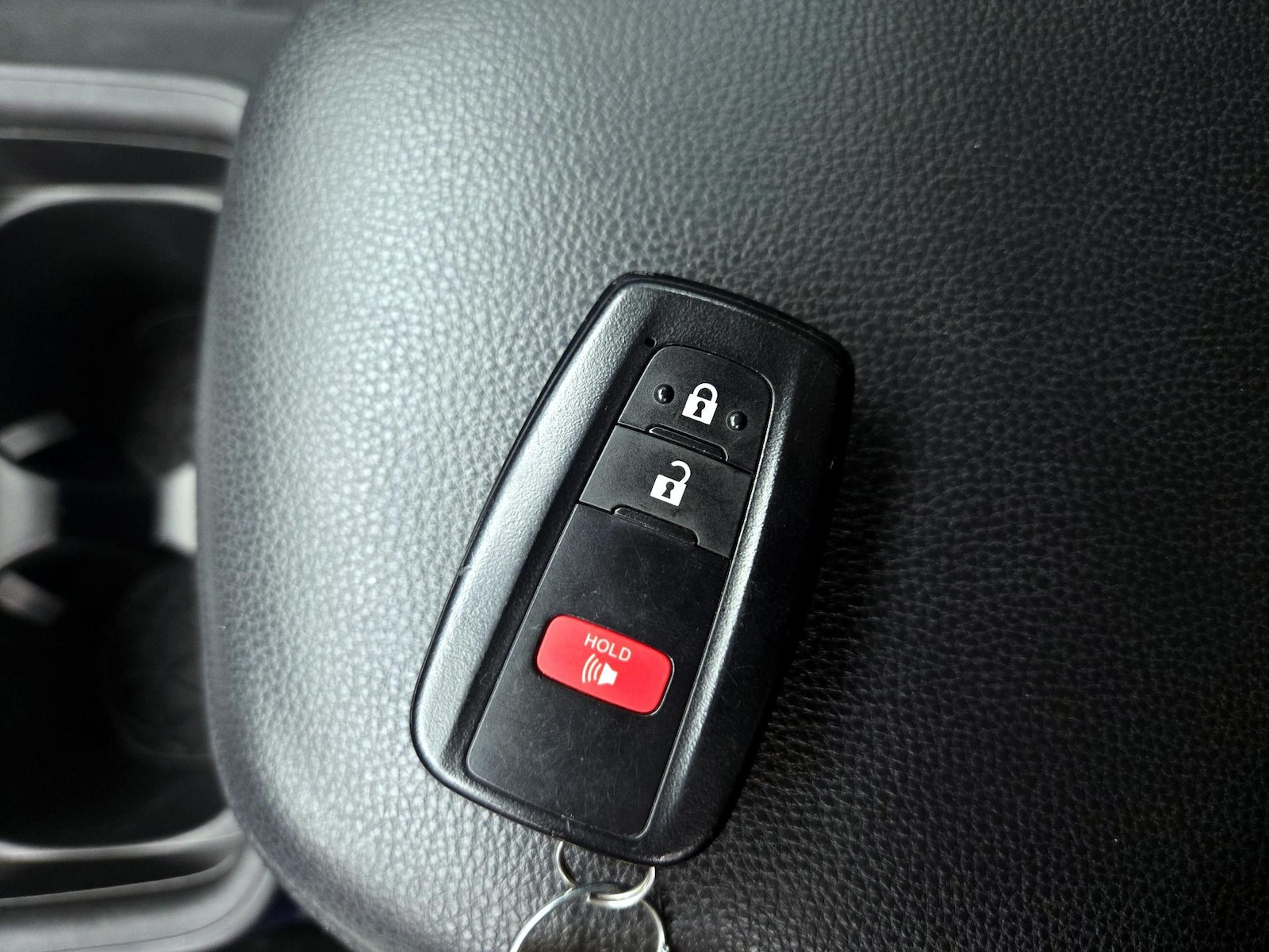 2021 Toyota RAV4 XLE - Photo 23