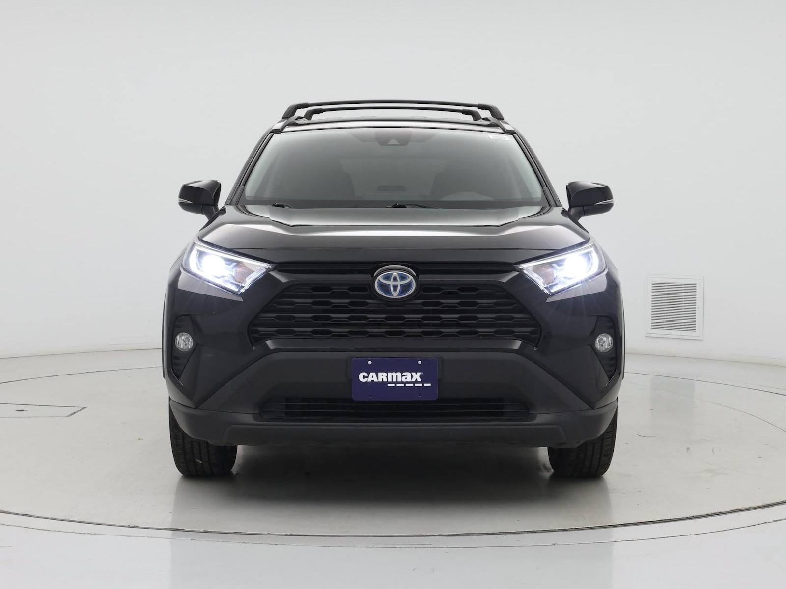 2021 Toyota RAV4 XLE - Photo 6