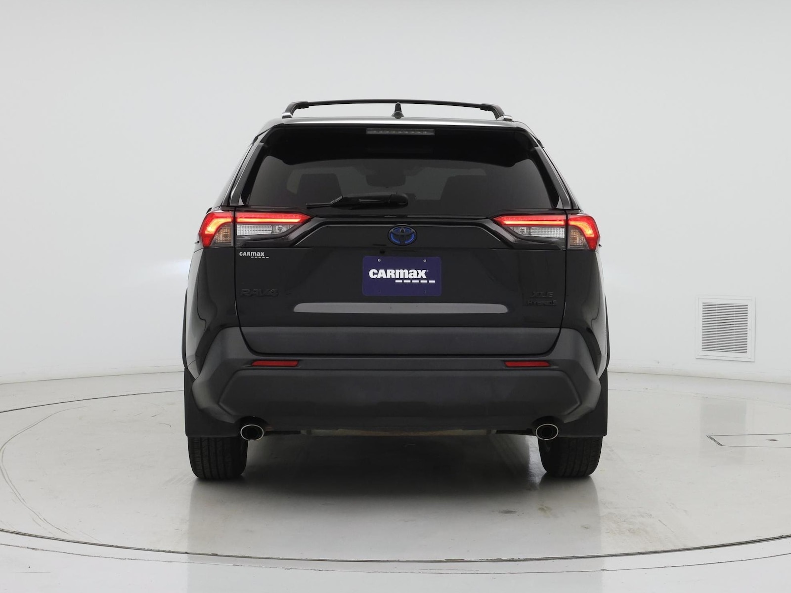 2021 Toyota RAV4 XLE - Photo 7