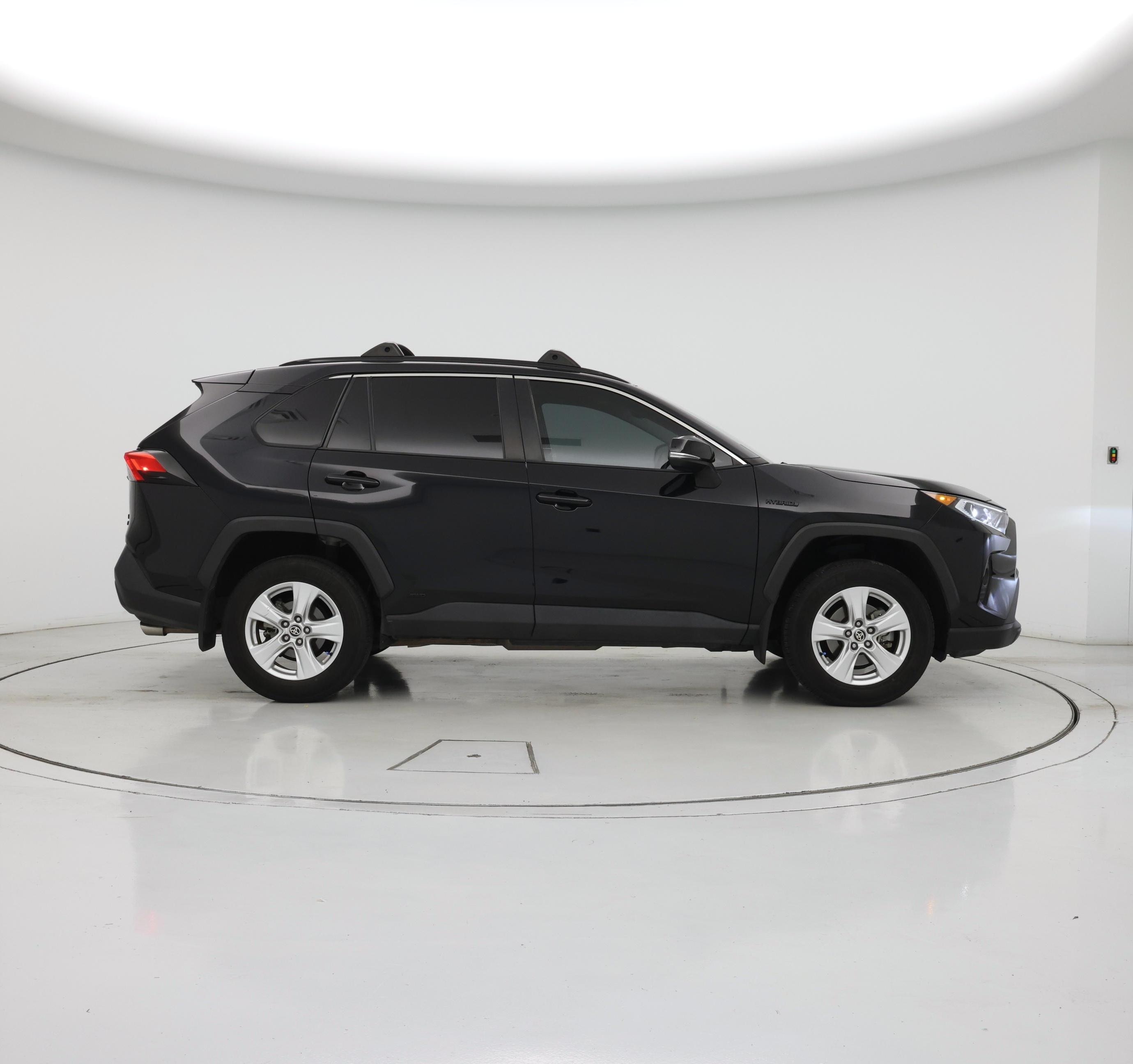 Thumbnail: 2021 Toyota RAV4 - 7