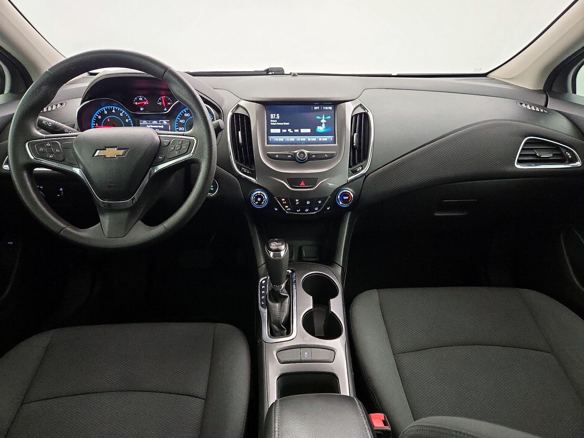 Thumbnail: 2017 Chevrolet Cruze - 9