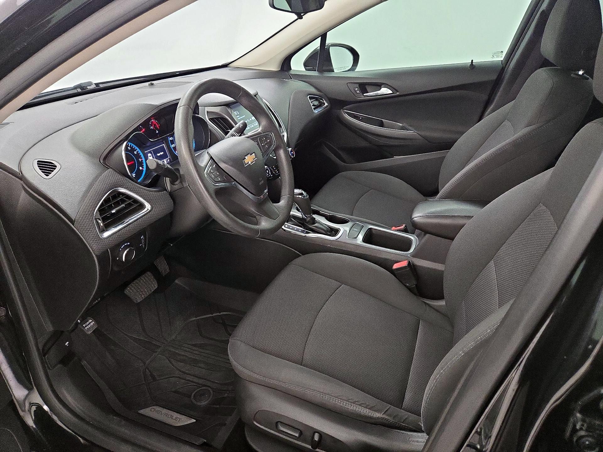 Thumbnail: 2017 Chevrolet Cruze - 11