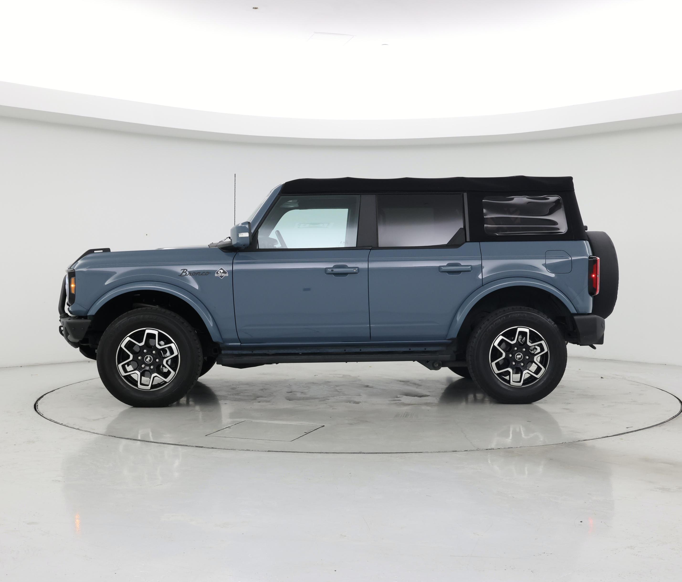 Thumbnail: 2021 Ford Bronco - 3
