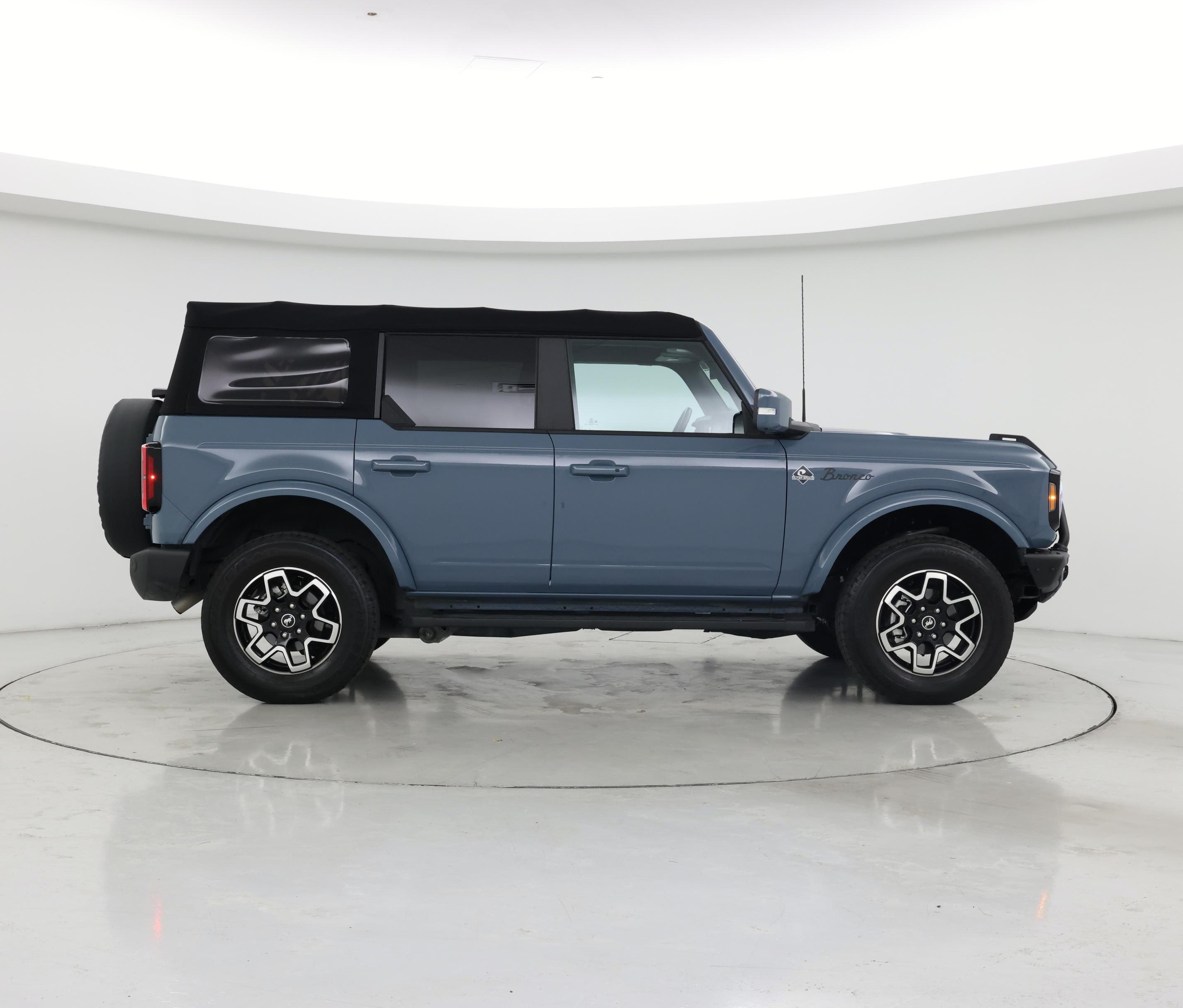 Thumbnail: 2021 Ford Bronco - 7