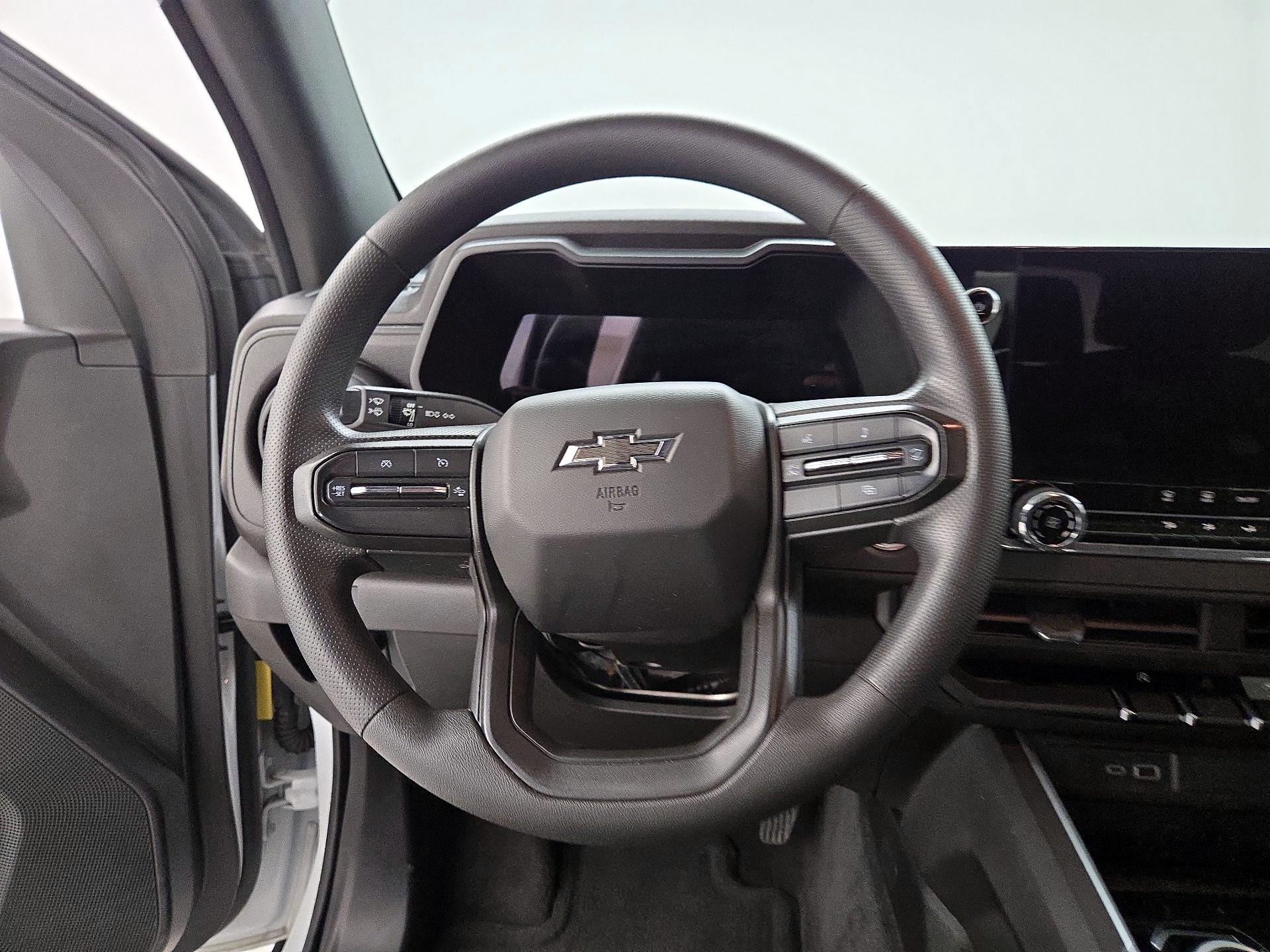 Thumbnail: 2023 Chevrolet Colorado - 10
