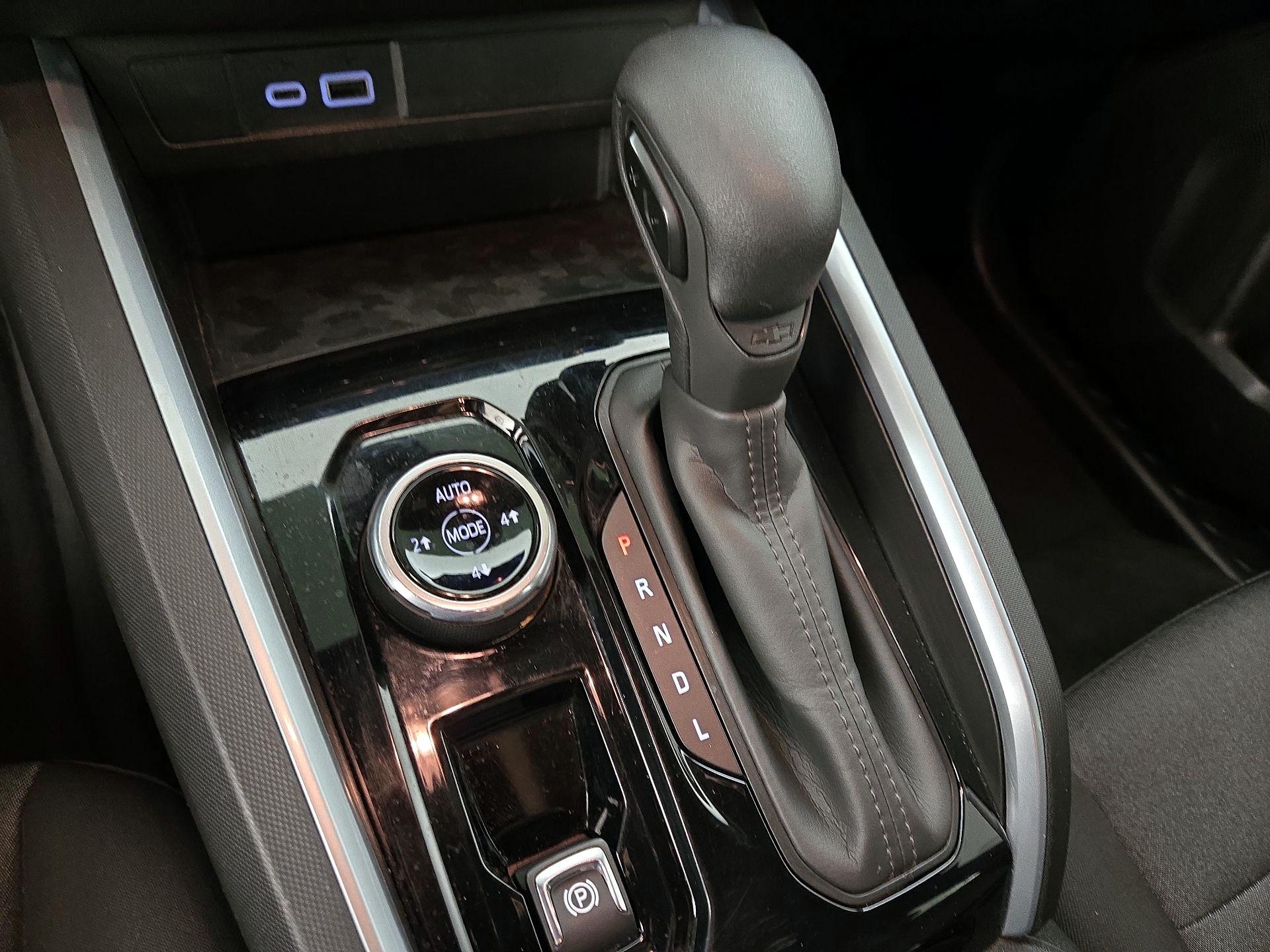 Thumbnail: 2023 Chevrolet Colorado - 18