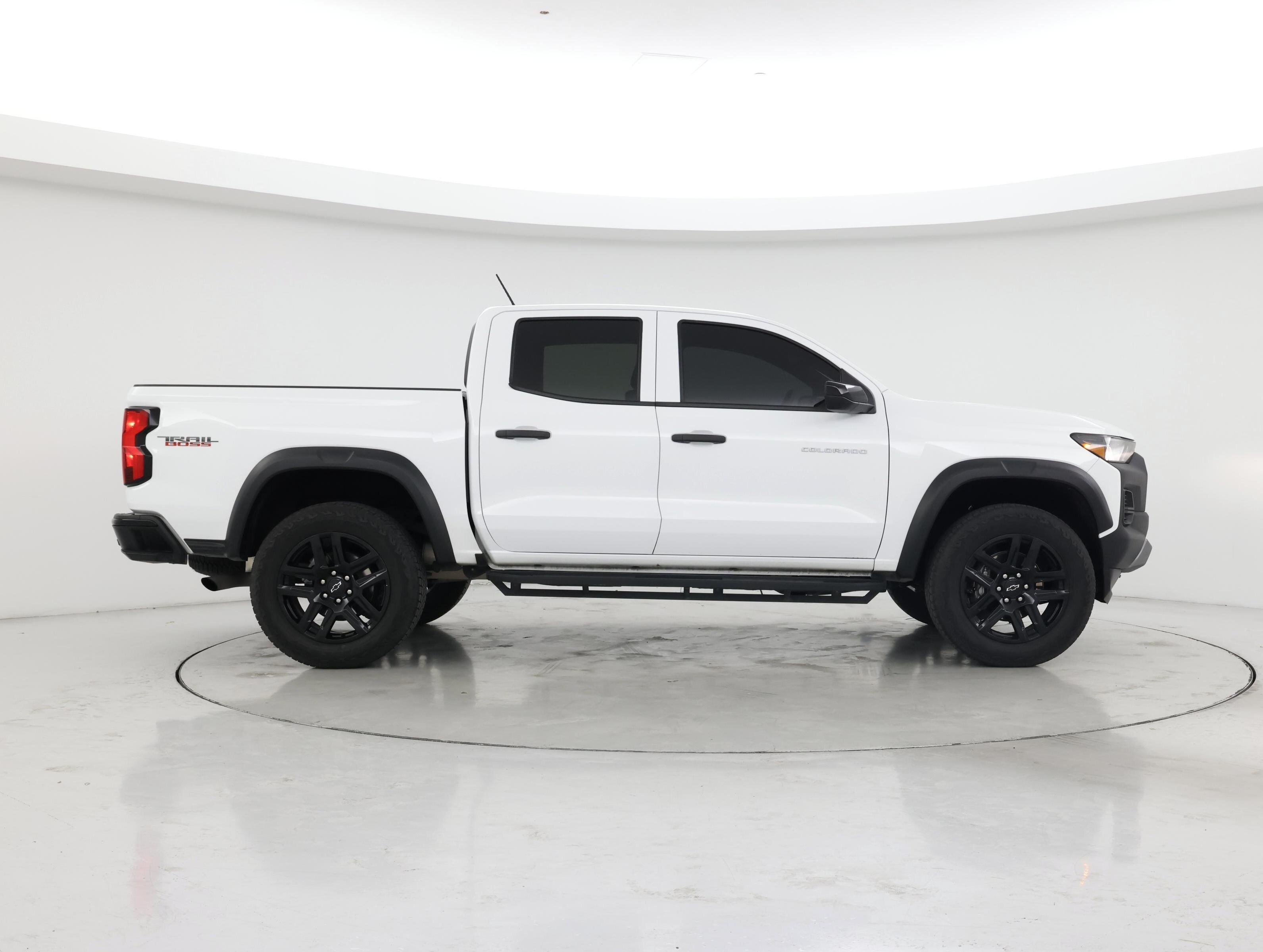 Thumbnail: 2023 Chevrolet Colorado - 7