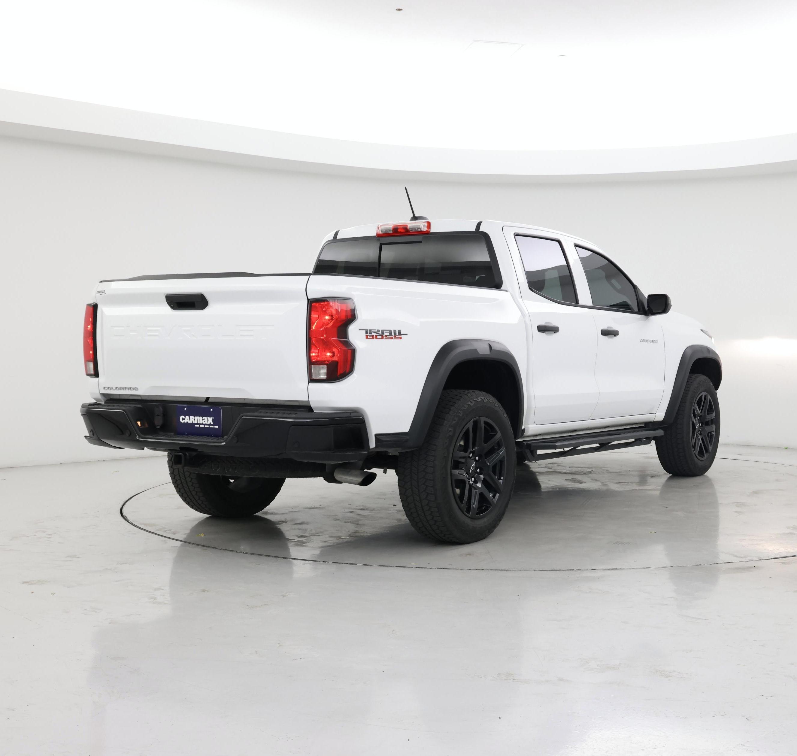 Thumbnail: 2023 Chevrolet Colorado - 8