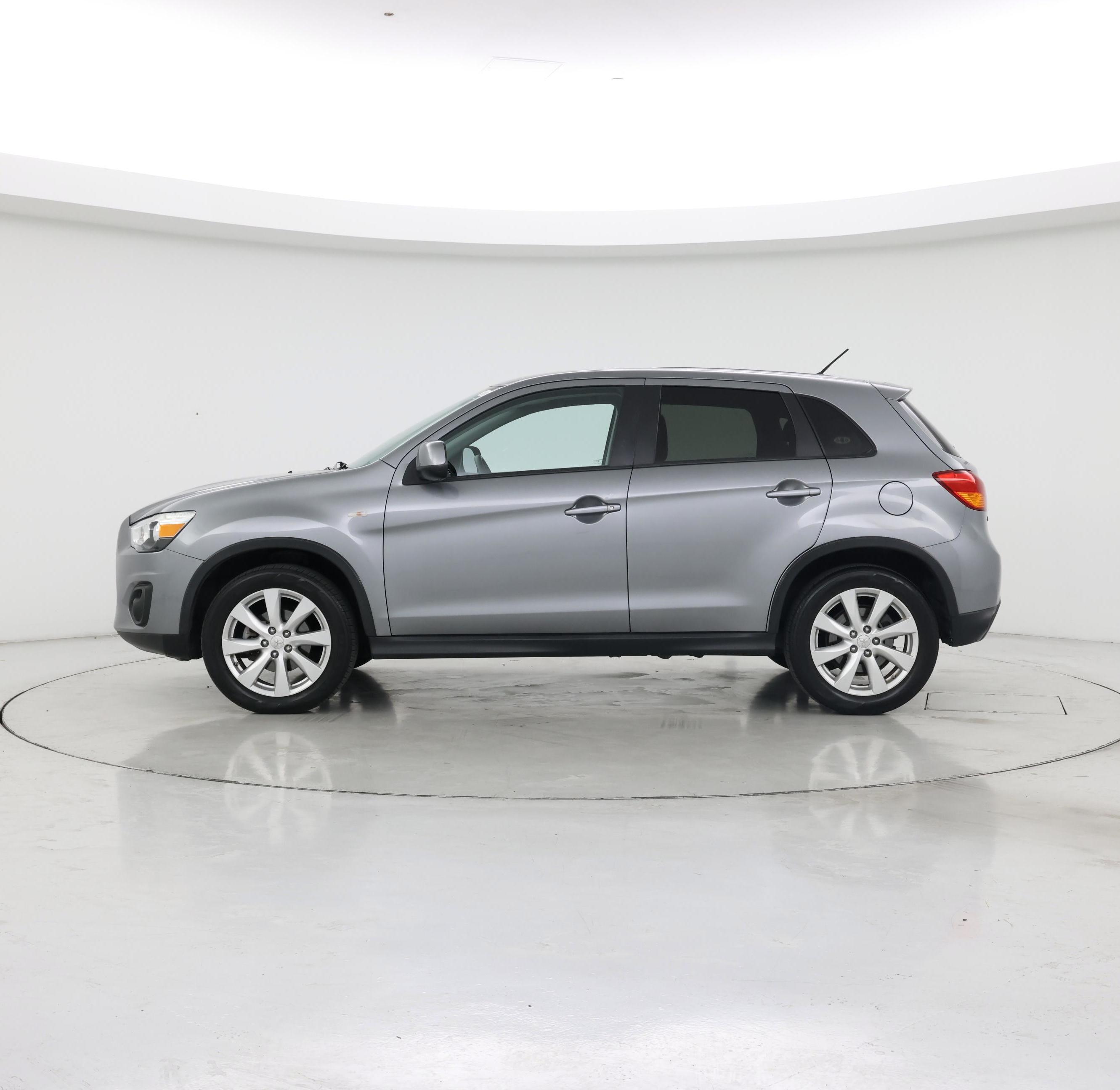 Thumbnail: 2014 Mitsubishi Outlander Sport - 3