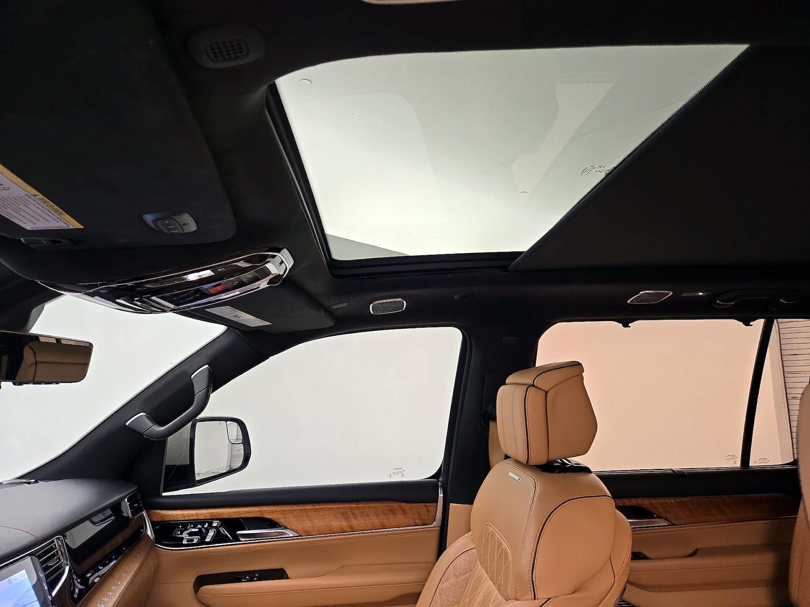 2022 Jeep Grand Wagoneer Series III - Photo 21