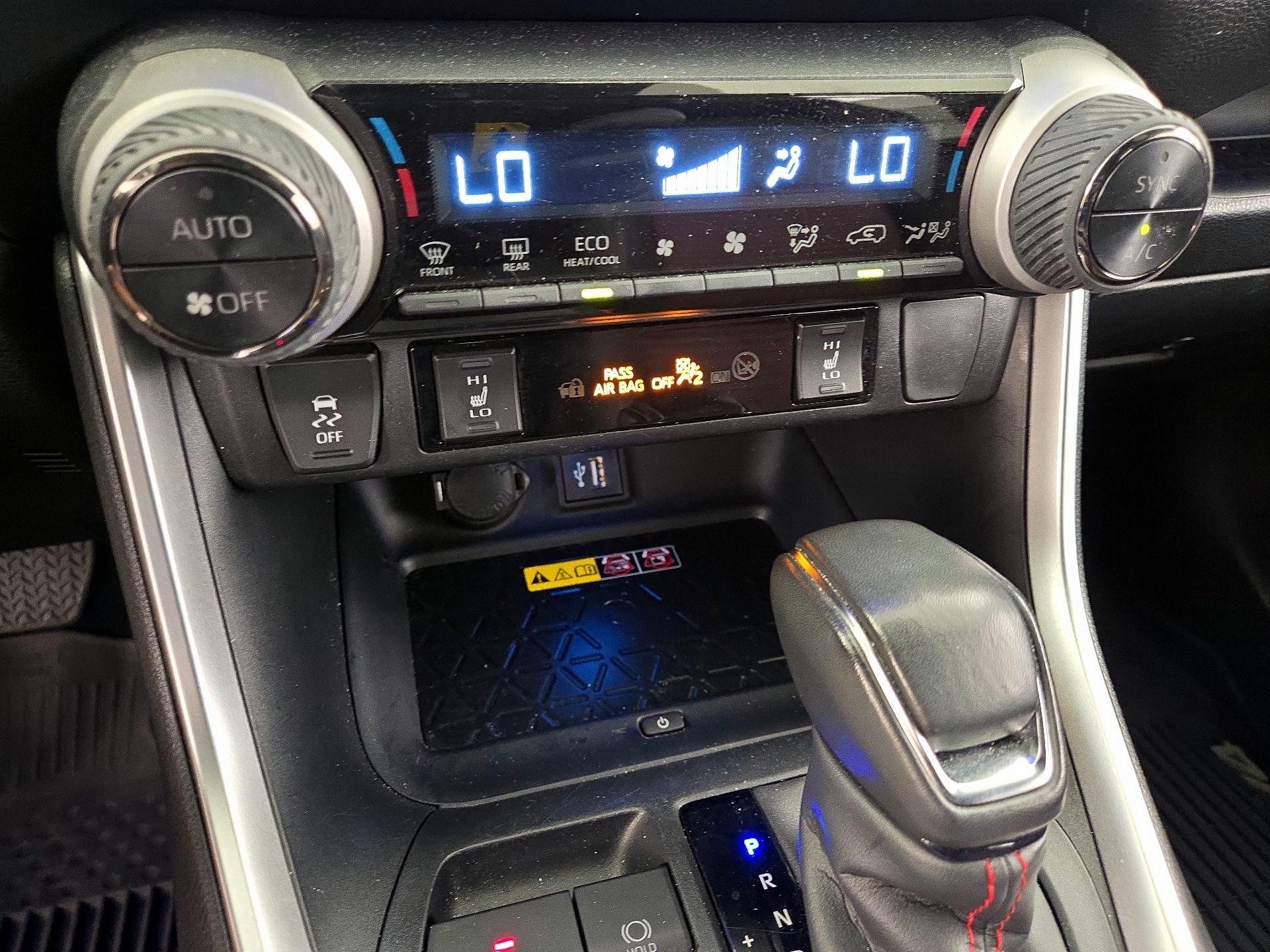 Thumbnail: 2023 Toyota RAV4 - 16
