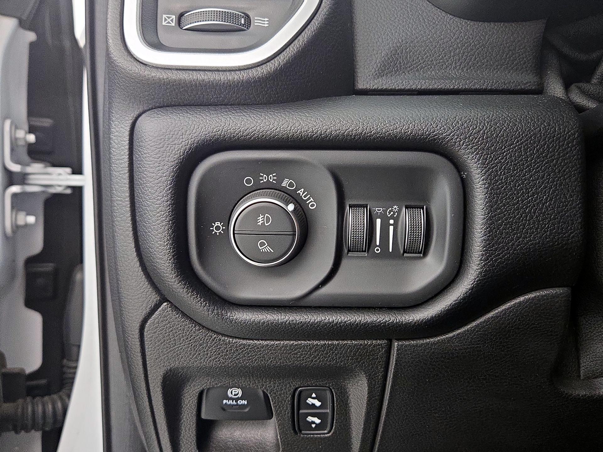 Thumbnail: 2019 RAM 1500 - 13
