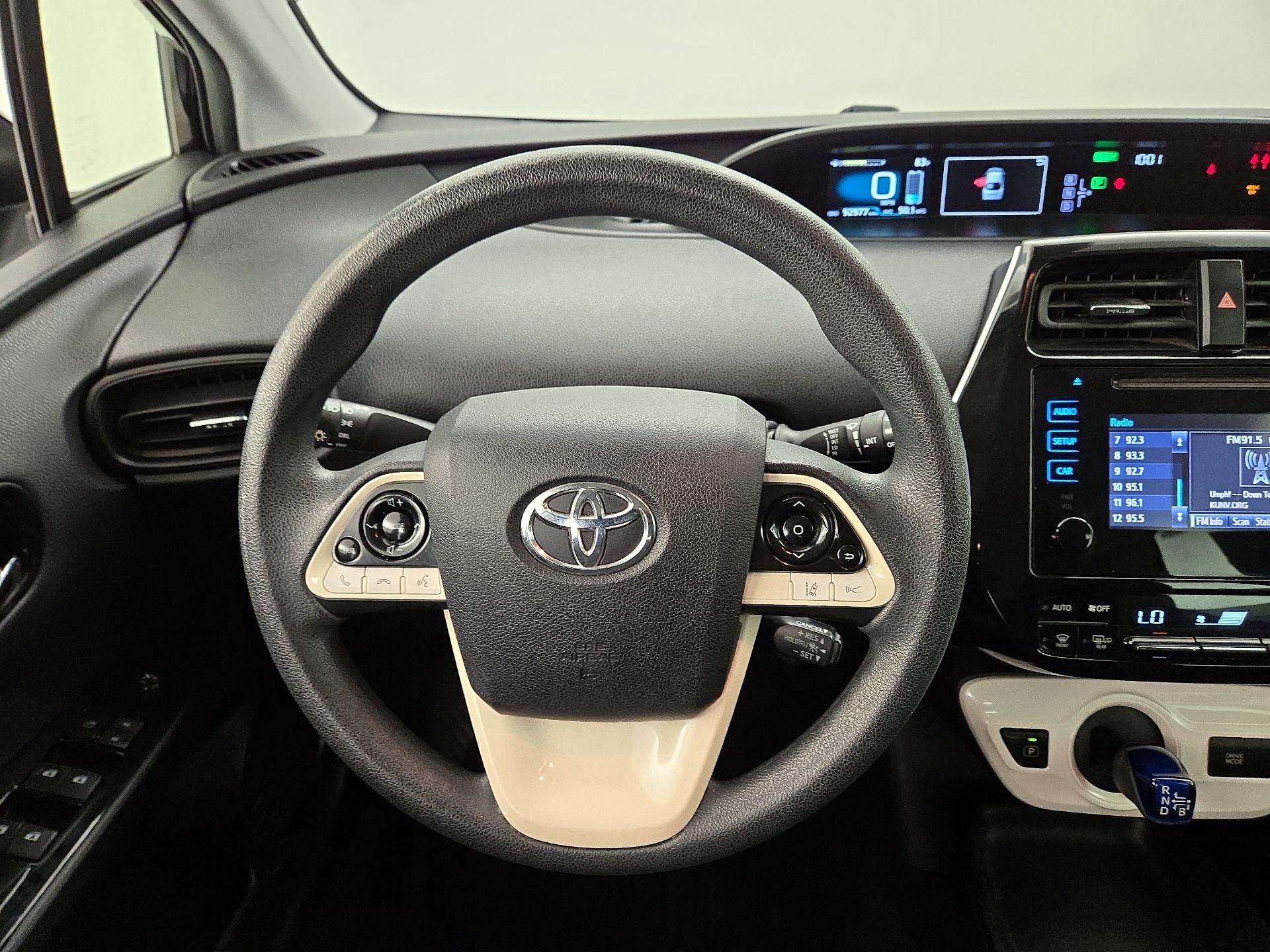 Thumbnail: 2017 Toyota Prius - 10