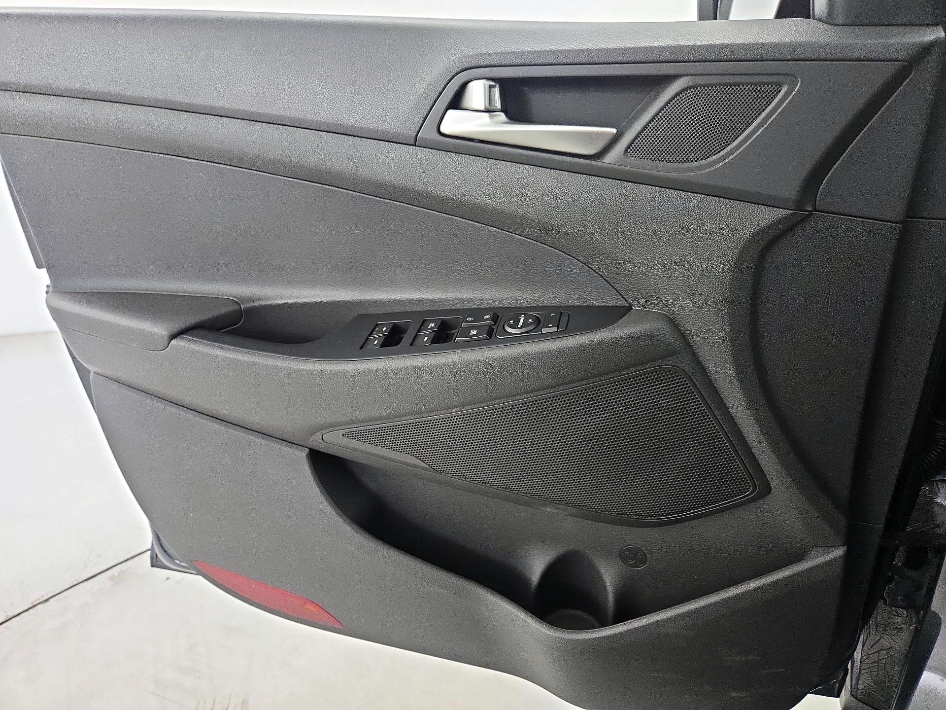 Thumbnail: 2020 Hyundai Tucson - 12