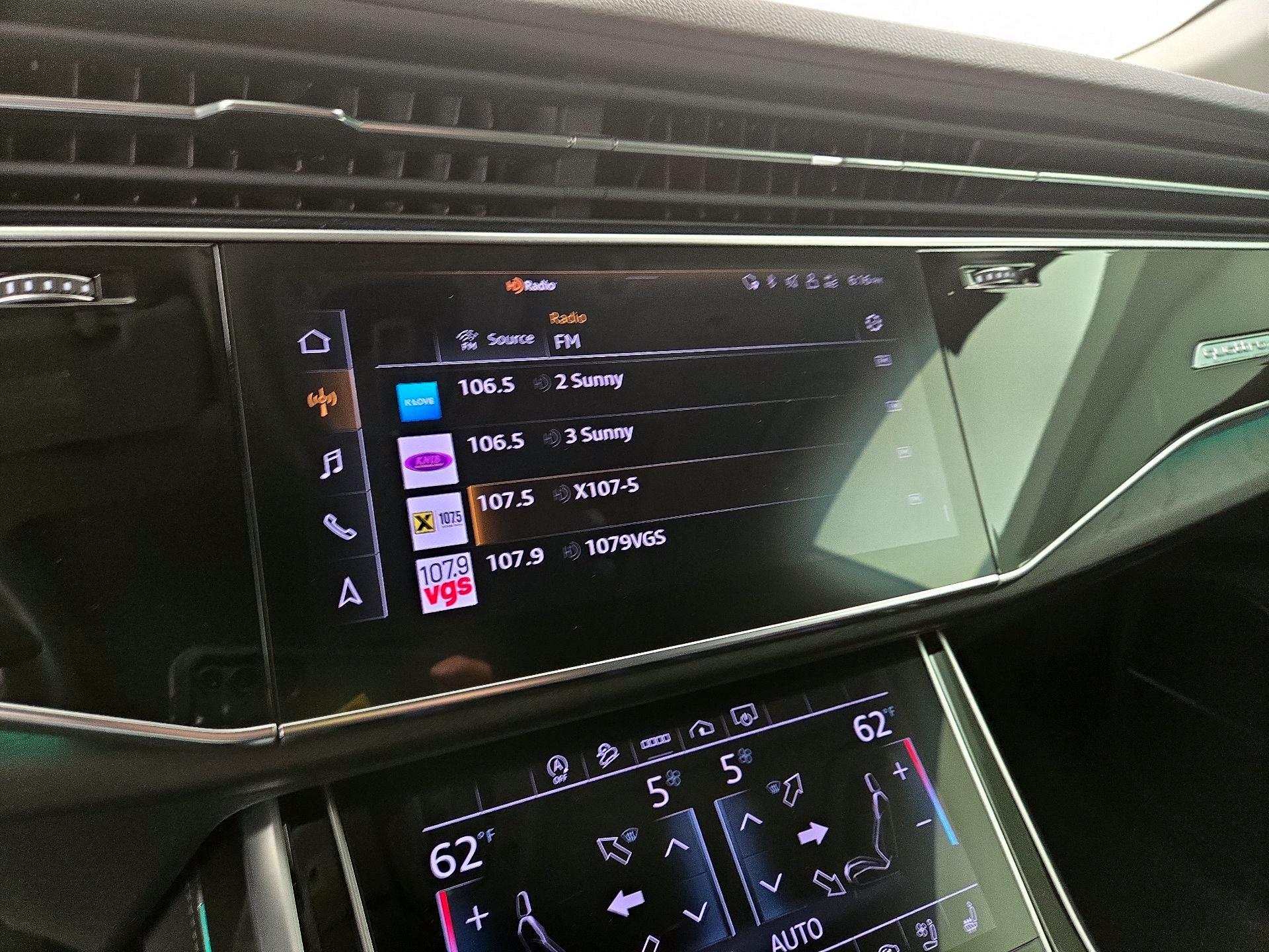 Thumbnail: 2023 Audi Q8 - 16