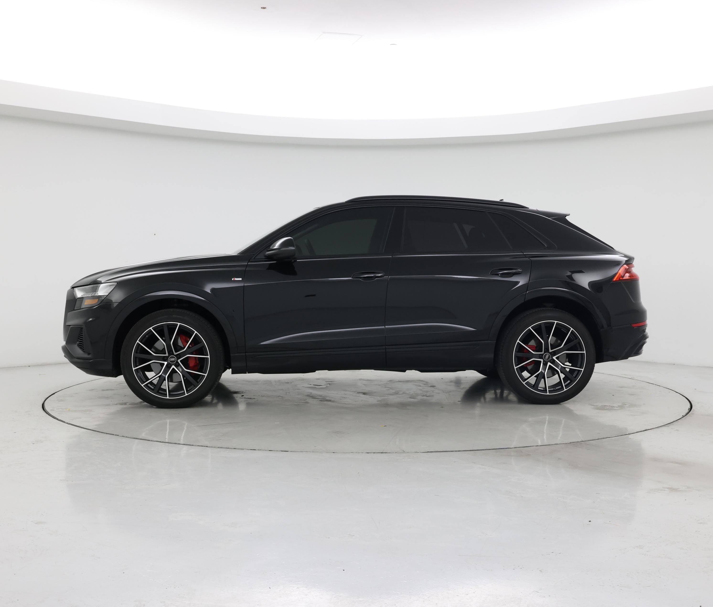 Thumbnail: 2023 Audi Q8 - 3