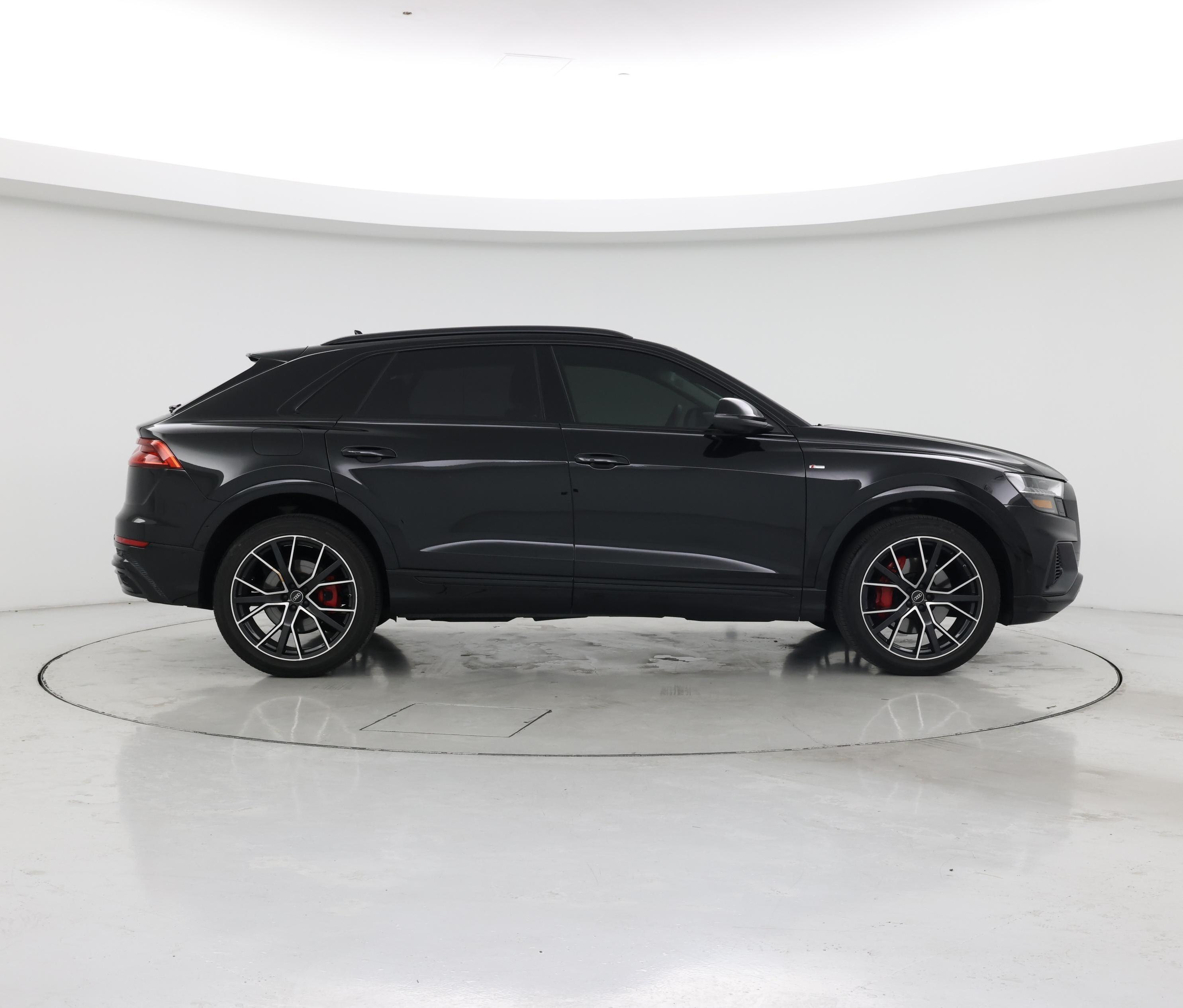 Thumbnail: 2023 Audi Q8 - 7